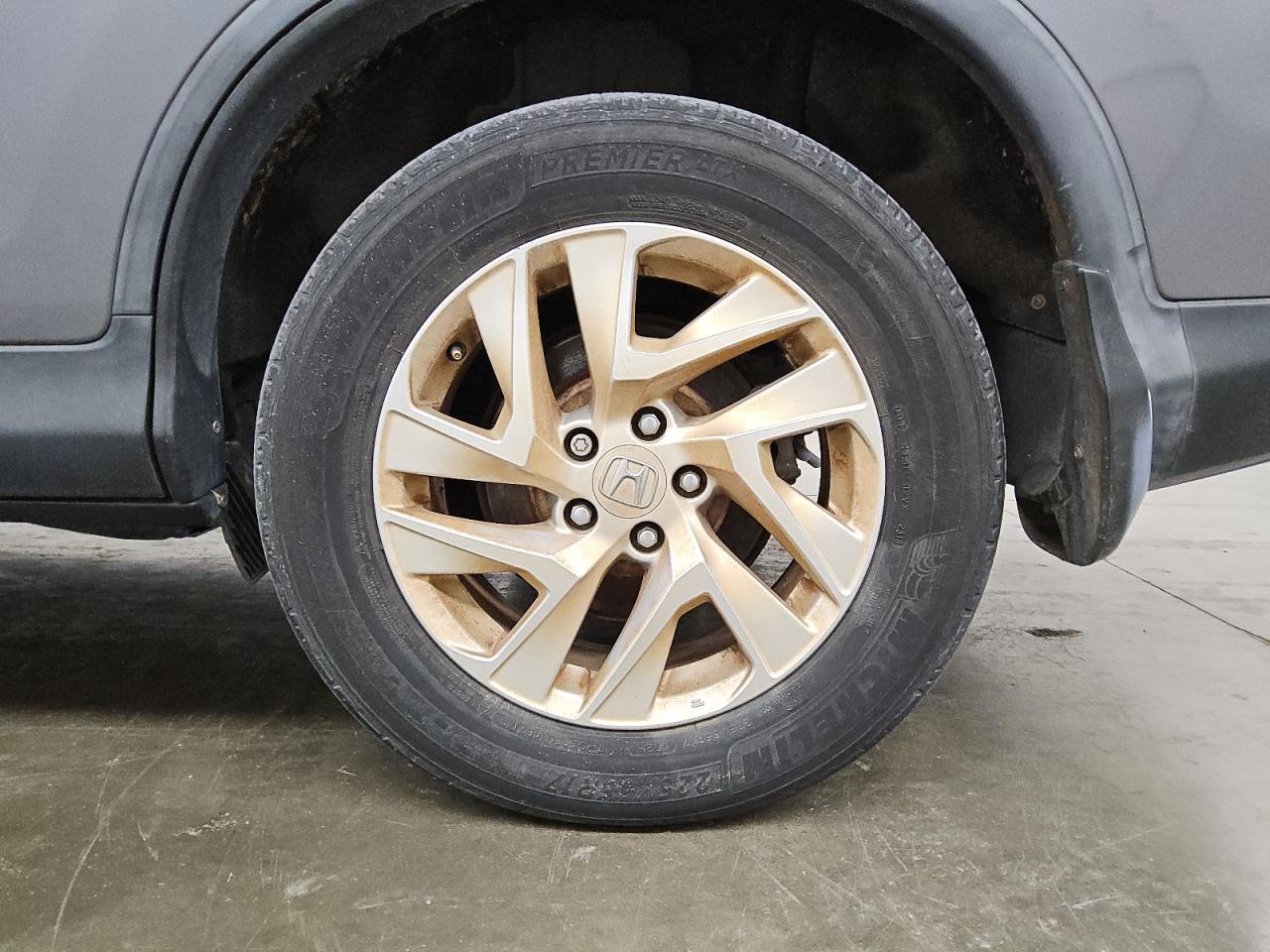 2015 Honda Cr-v Ex Серый vin: 3CZRM3H56FG708331 Damage: Left Rear Tire, Worn, Replacement Required