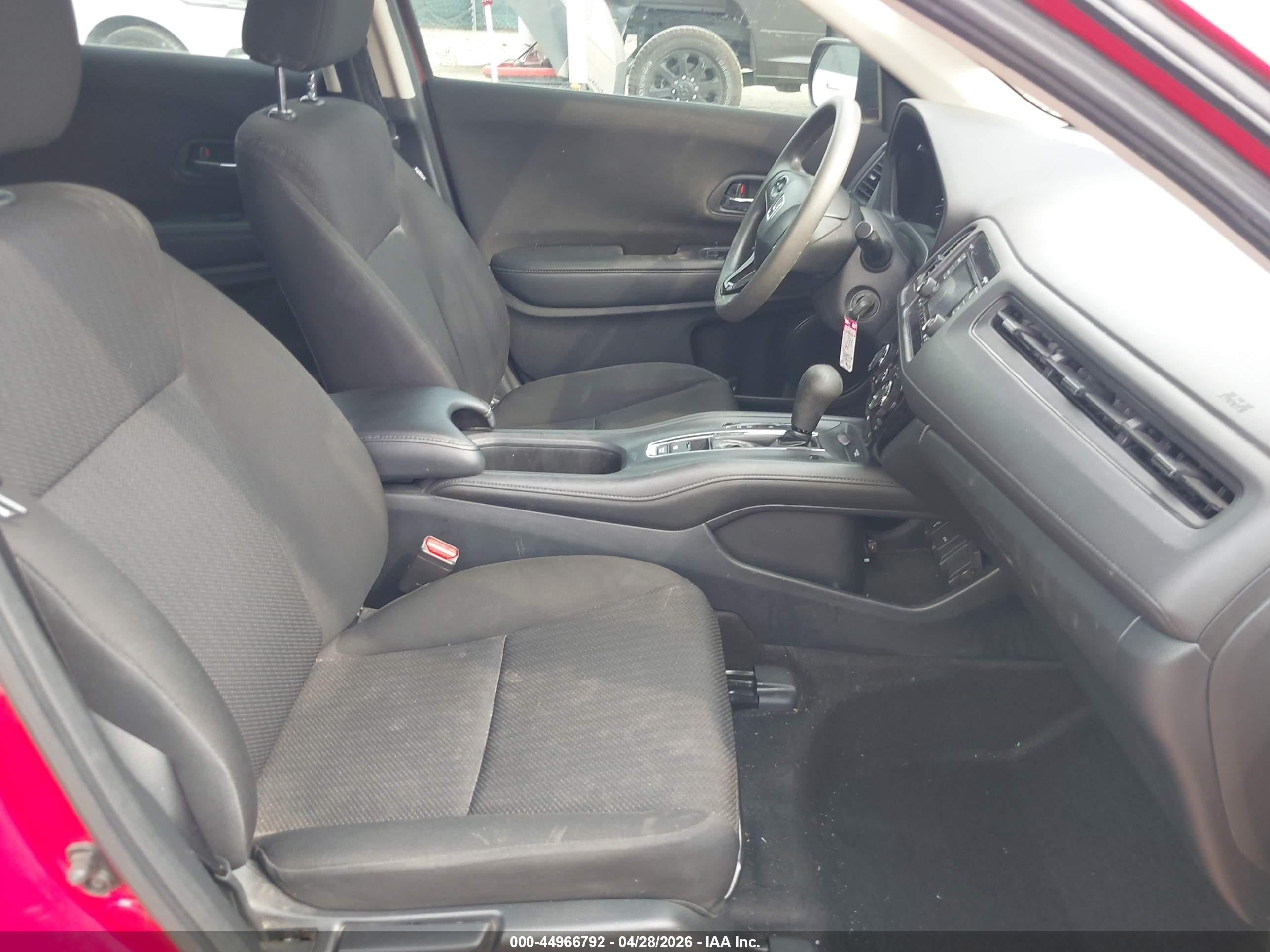 2017 Honda Hr-v Lx Red vin: 3CZRU5H33HM702971