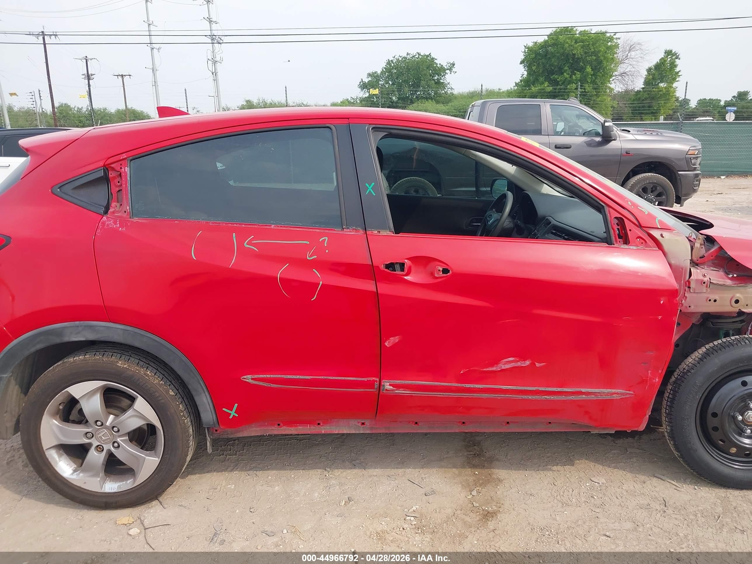 2017 Honda Hr-v Lx Red vin: 3CZRU5H33HM702971