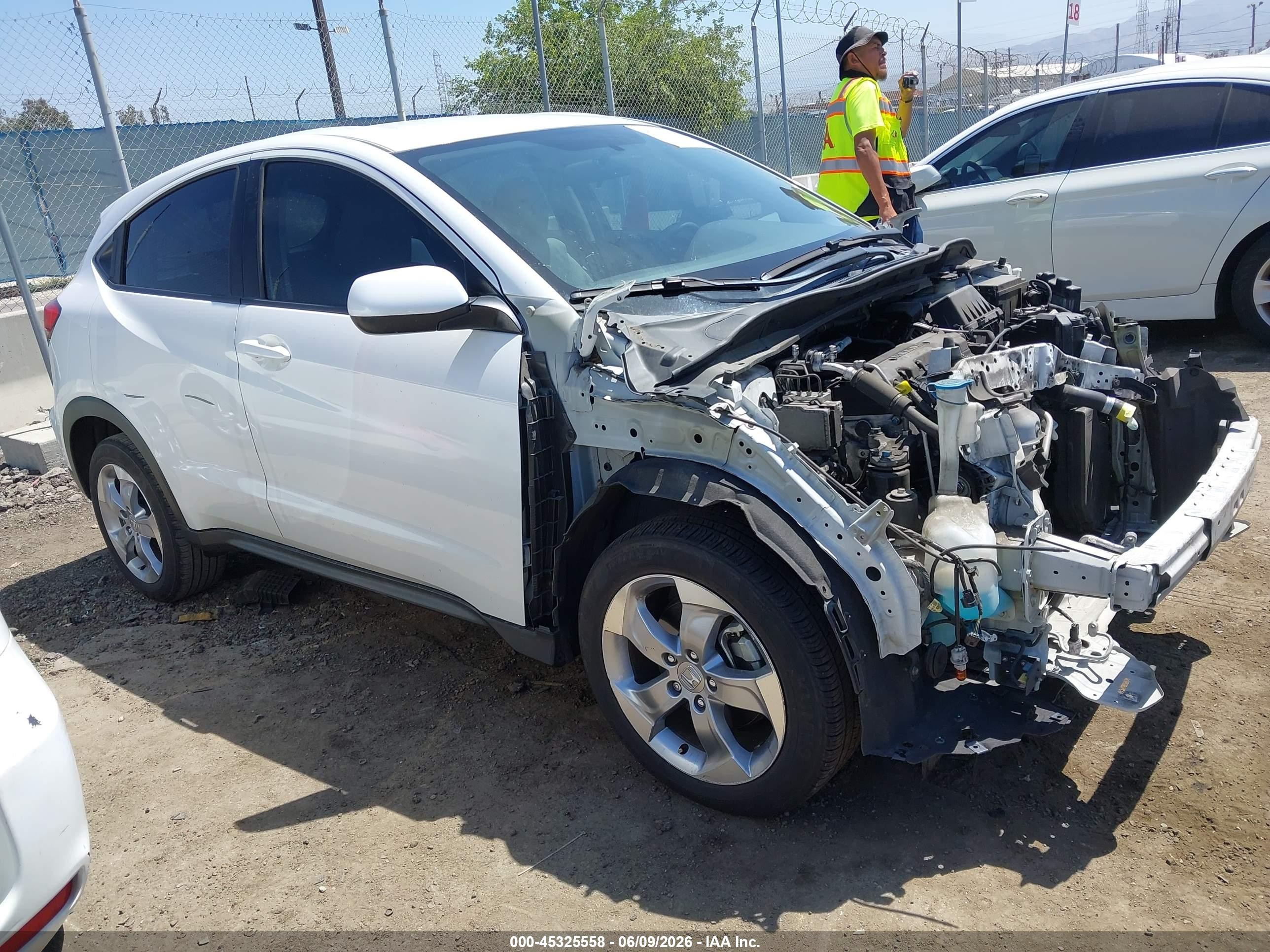 2020 Honda Hr-v 2wd Lx White vin: 3CZRU5H33LM709055
