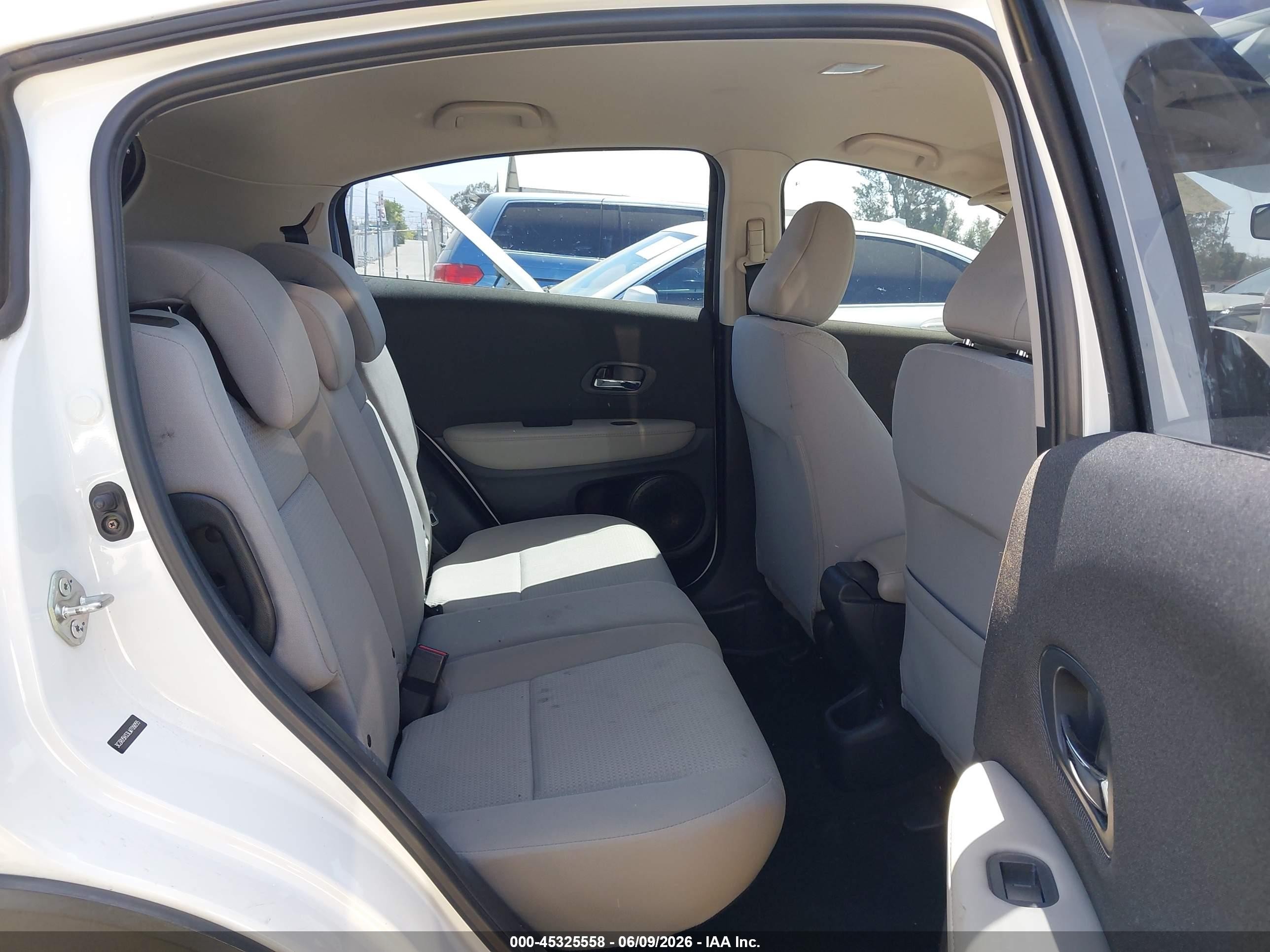 2020 Honda Hr-v 2wd Lx White vin: 3CZRU5H33LM709055