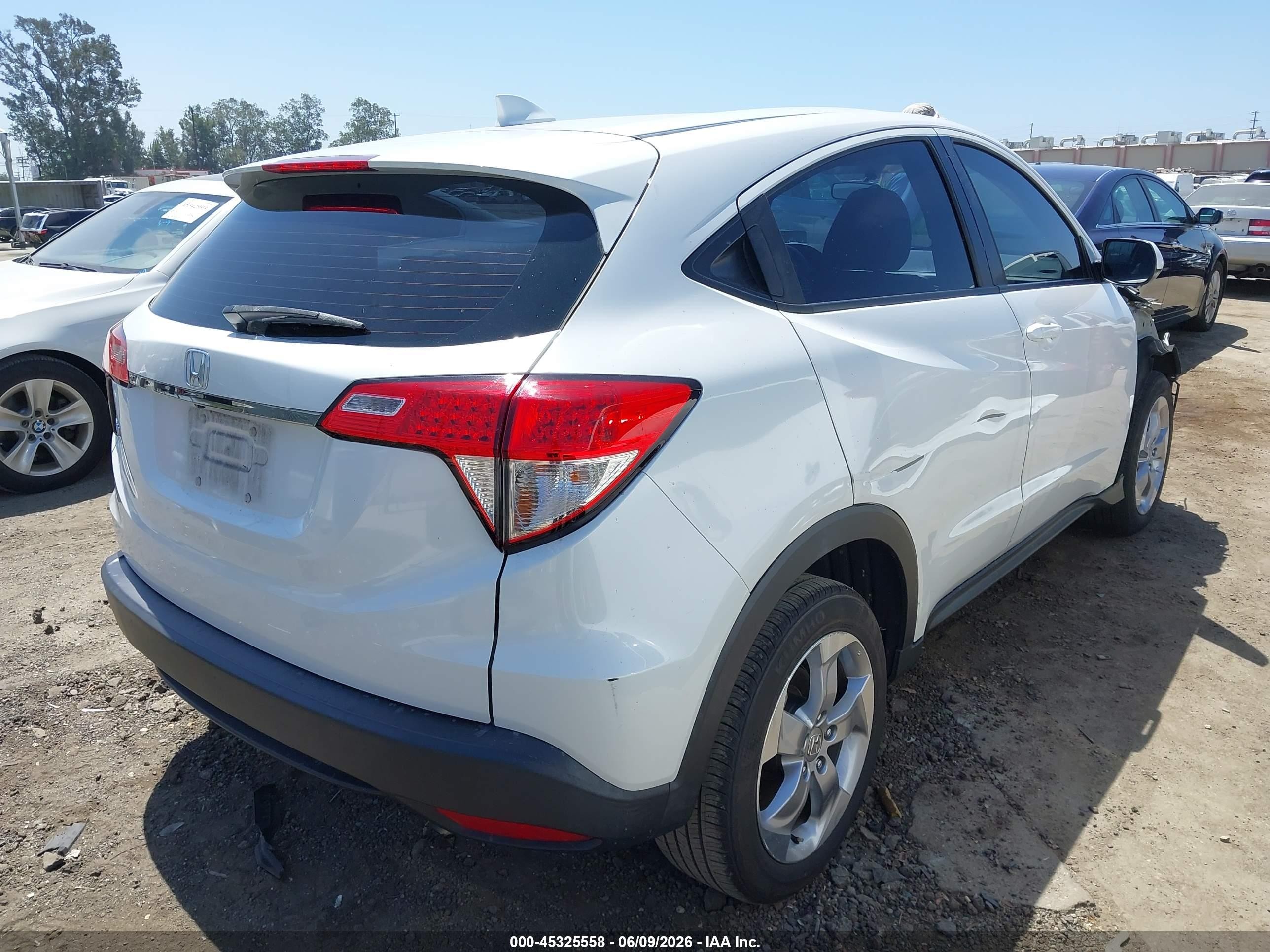 2020 Honda Hr-v 2wd Lx White vin: 3CZRU5H33LM709055