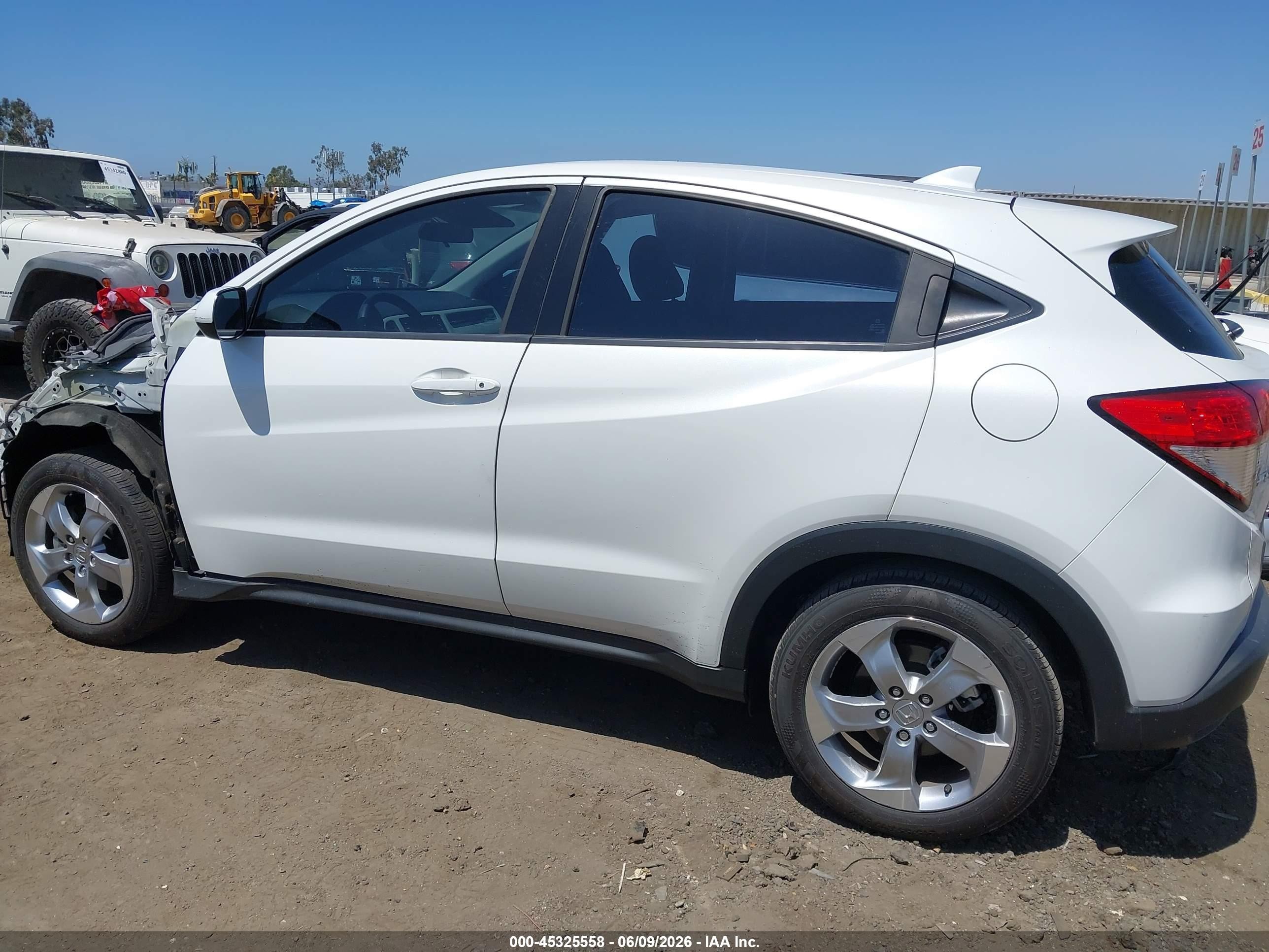 2020 Honda Hr-v 2wd Lx White vin: 3CZRU5H33LM709055