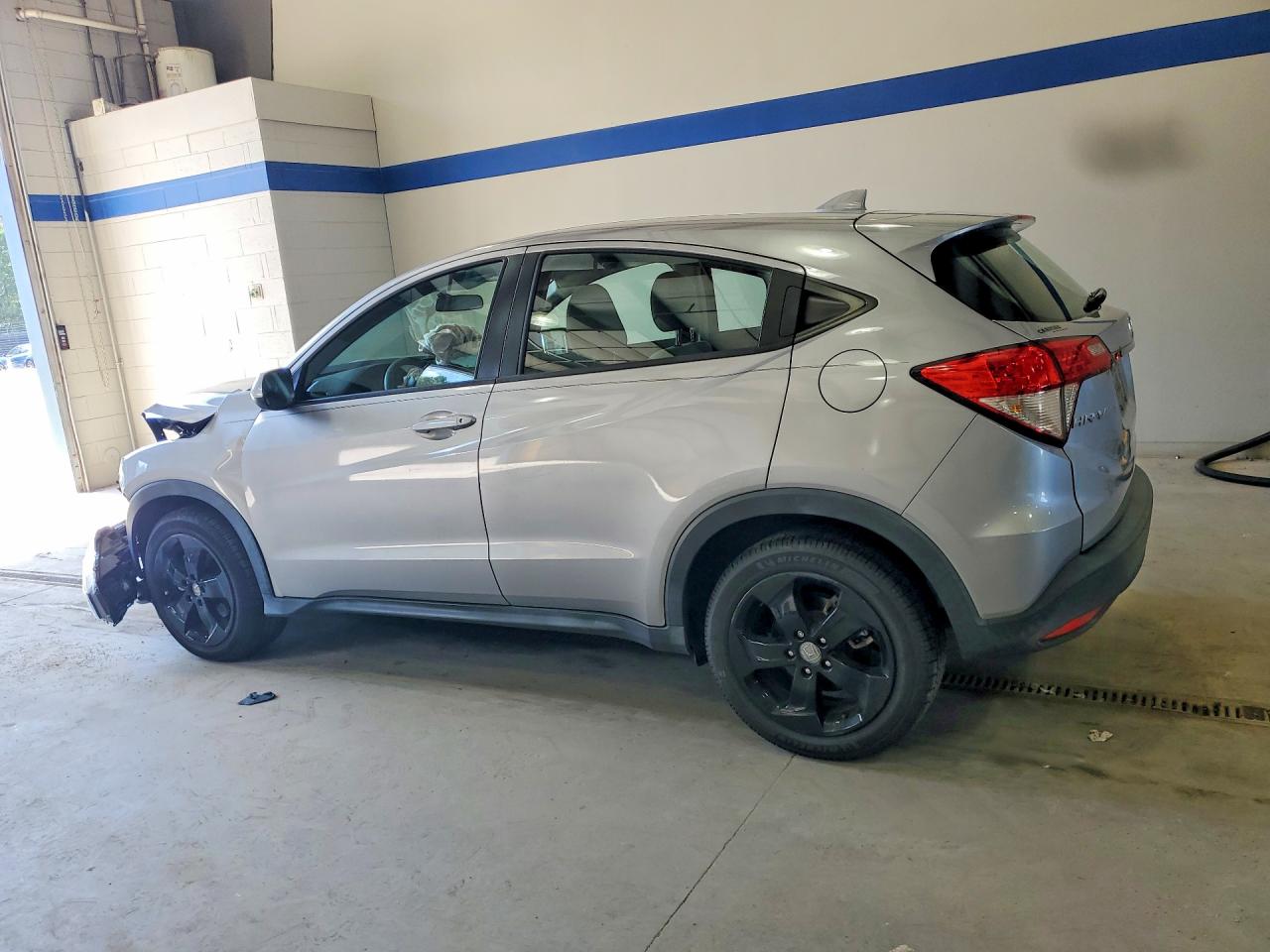 2022 Honda Hr-v Lx Silver vin: 3CZRU5H36NM732719