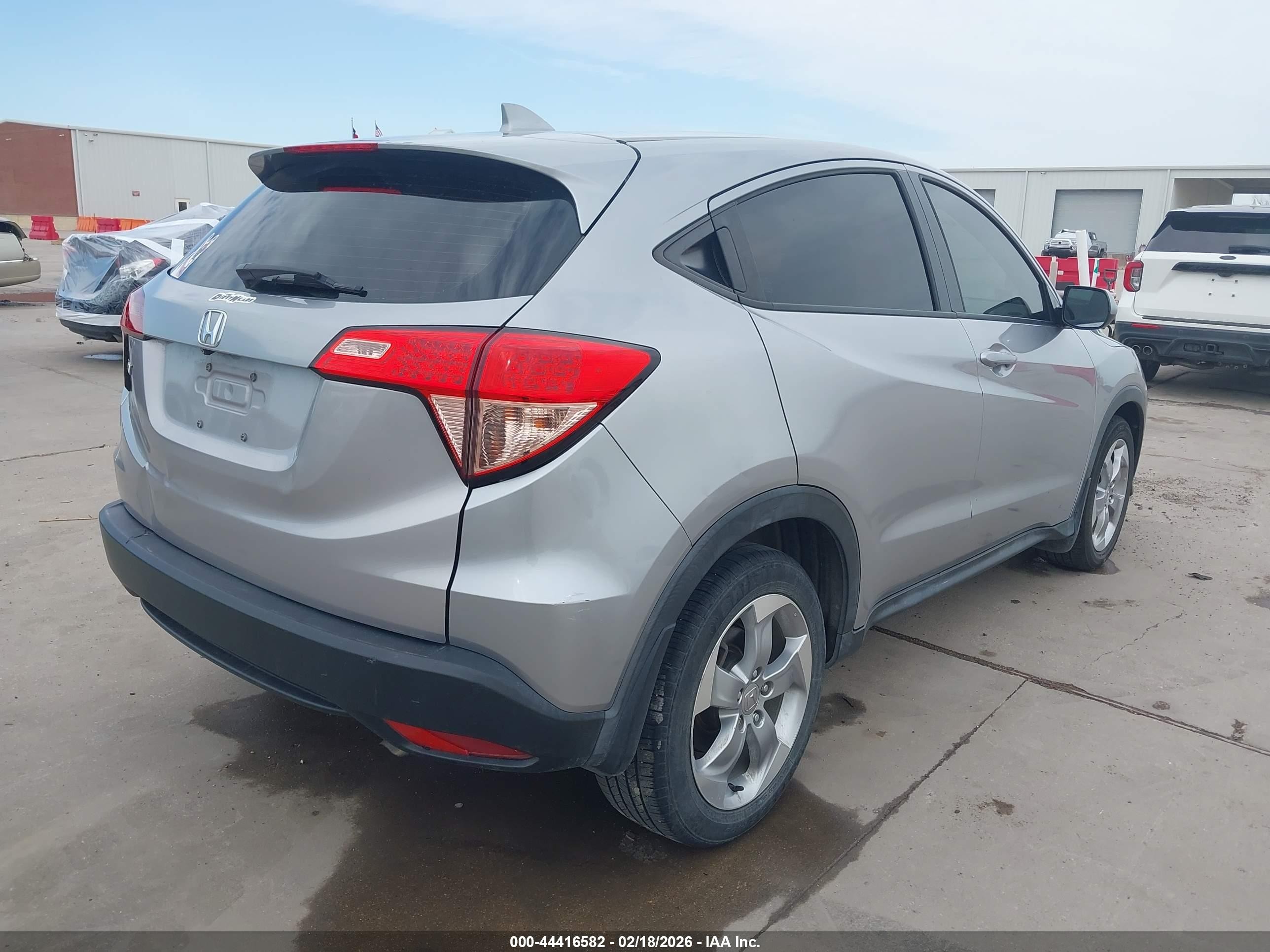 2017 Honda Hr-v Lx Silver vin: 3CZRU5H39HG708577