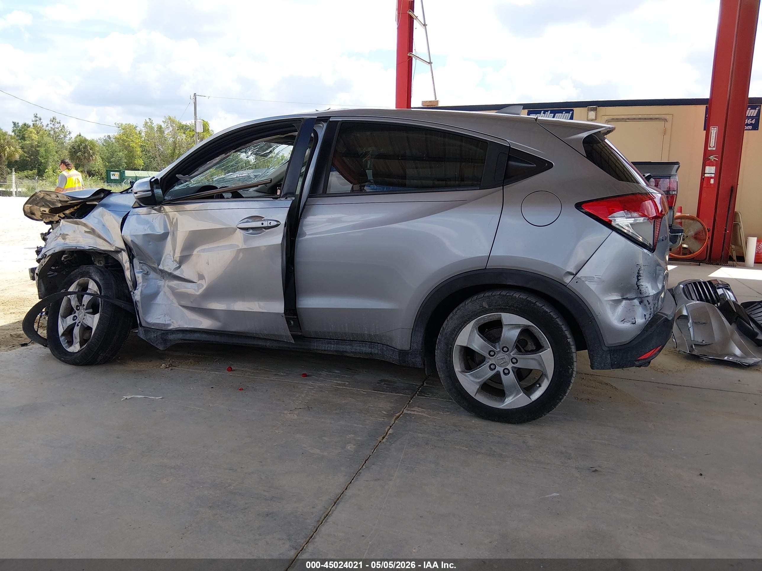 2017 Honda Hr-v Ex Silver vin: 3CZRU5H55HM708093