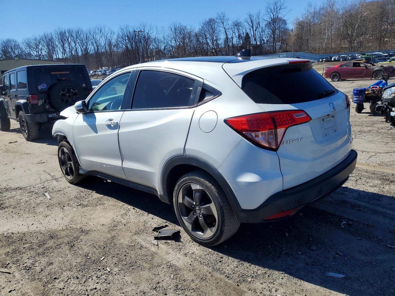 2018 Honda Hr-v Ex White vin: 3CZRU5H55JM711890