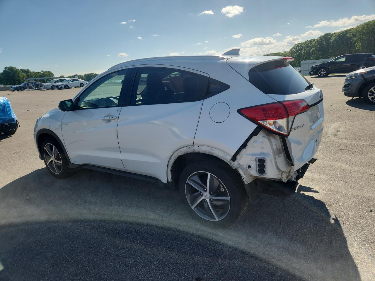 2021 Honda Hr-v Exl White vin: 3CZRU5H73MM722179 Damage: Left Qtr Panel Cladding, Missing, Replacement Required