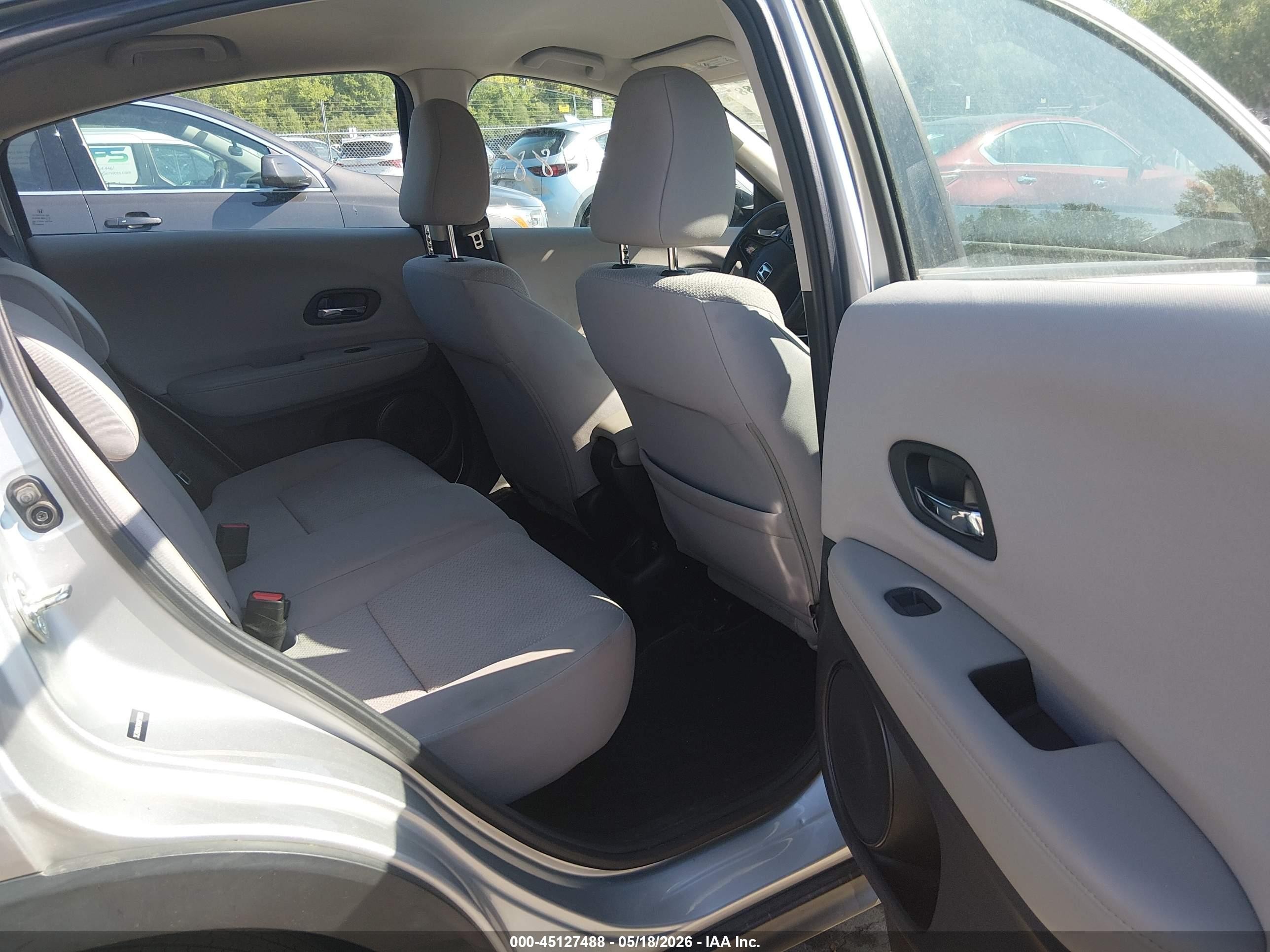 2016 Honda Hr-v Lx Серебряный vin: 3CZRU6H30GM738556