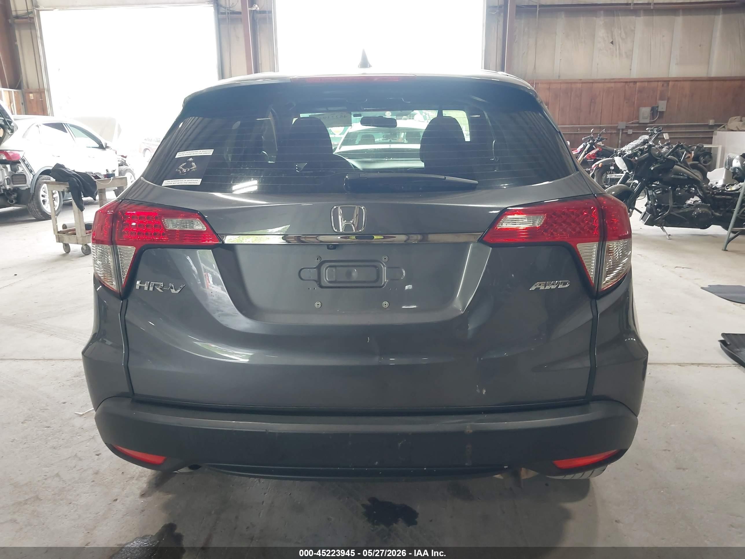 2022 Honda Hr-v Awd Lx Gray vin: 3CZRU6H30NM744936