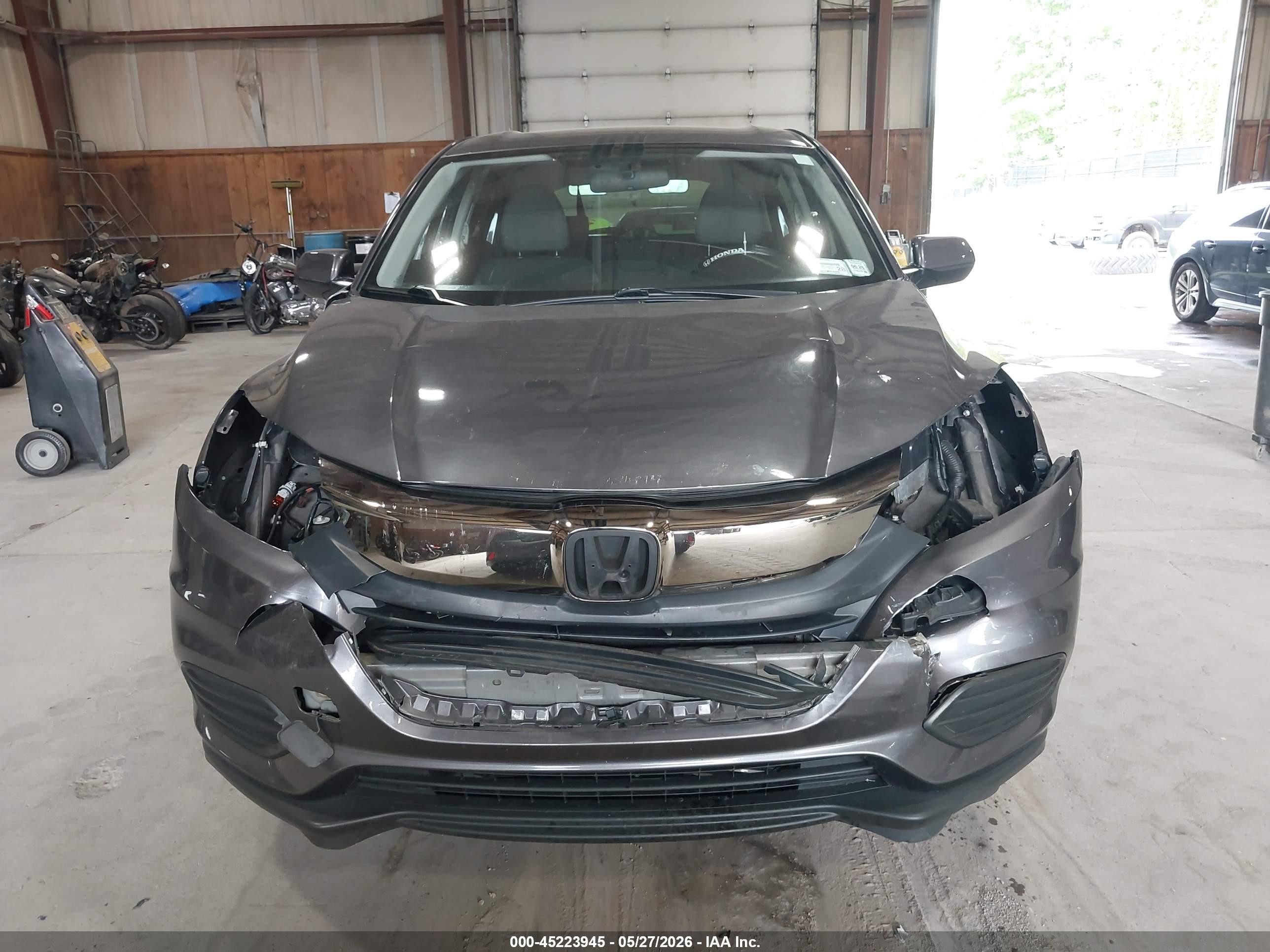 2022 Honda Hr-v Awd Lx Gray vin: 3CZRU6H30NM744936
