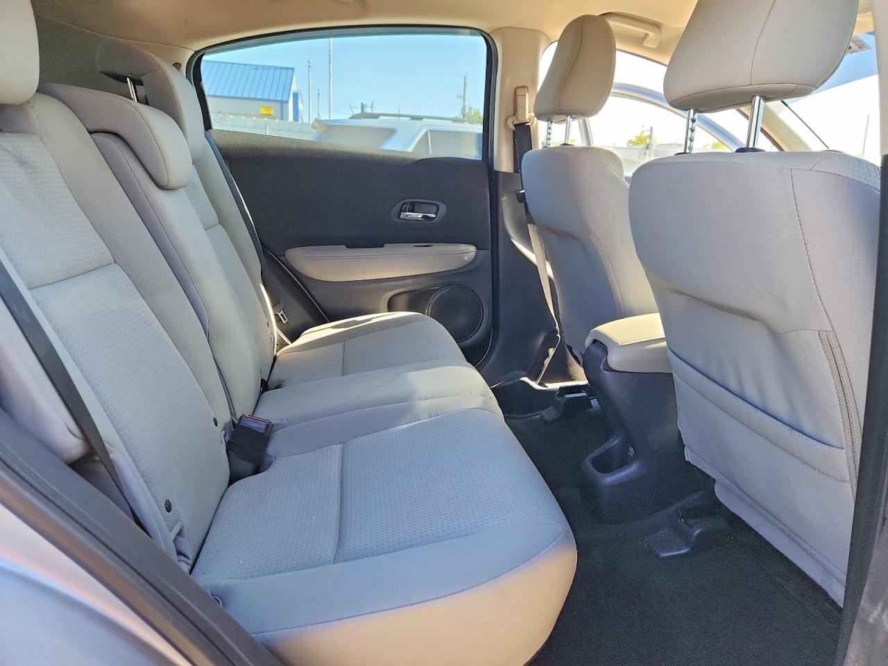 2021 Honda Hr-v Lx Silver vin: 3CZRU6H31MM703147