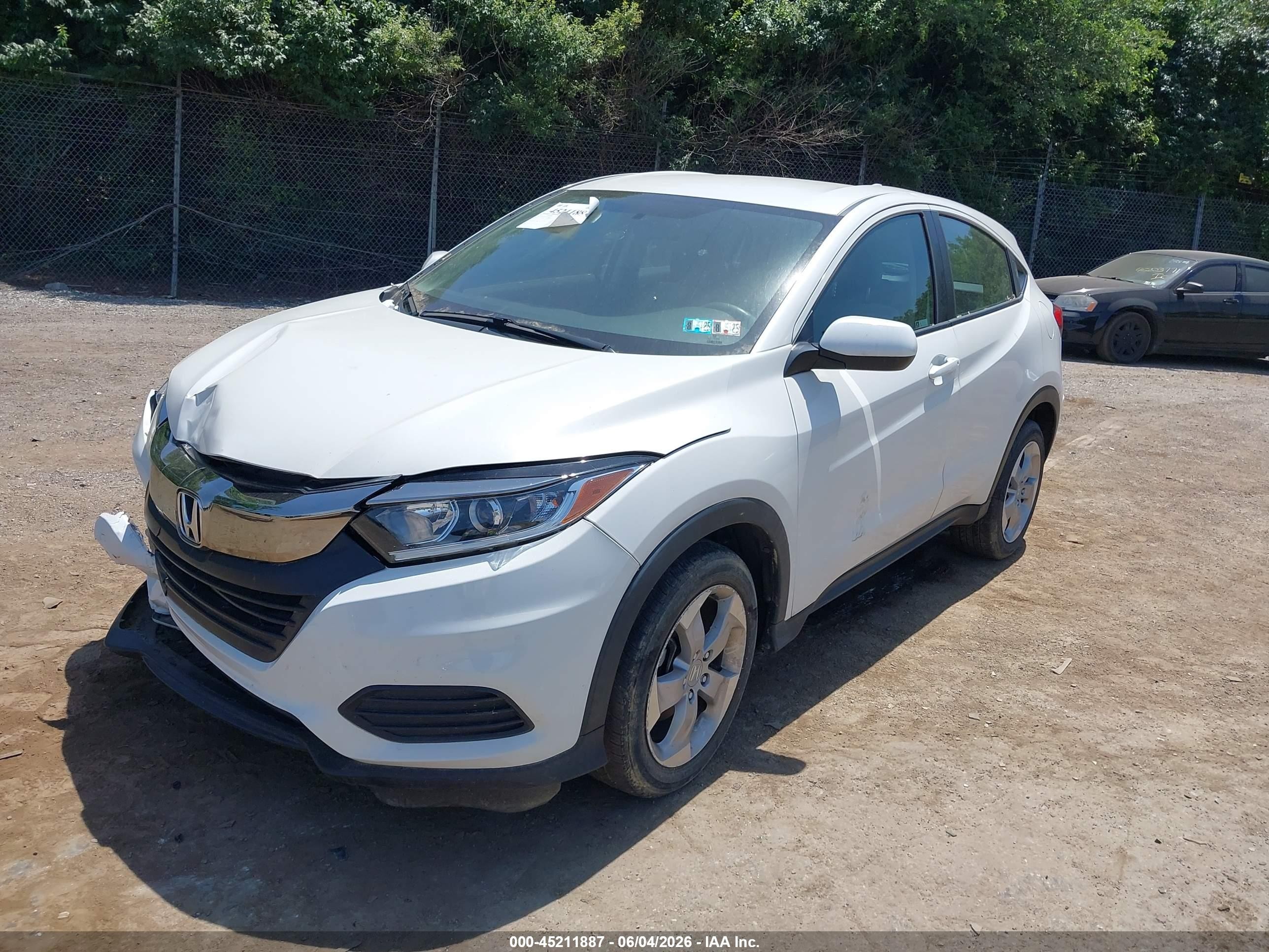2021 Honda Hr-v Awd Lx White vin: 3CZRU6H31MM746449