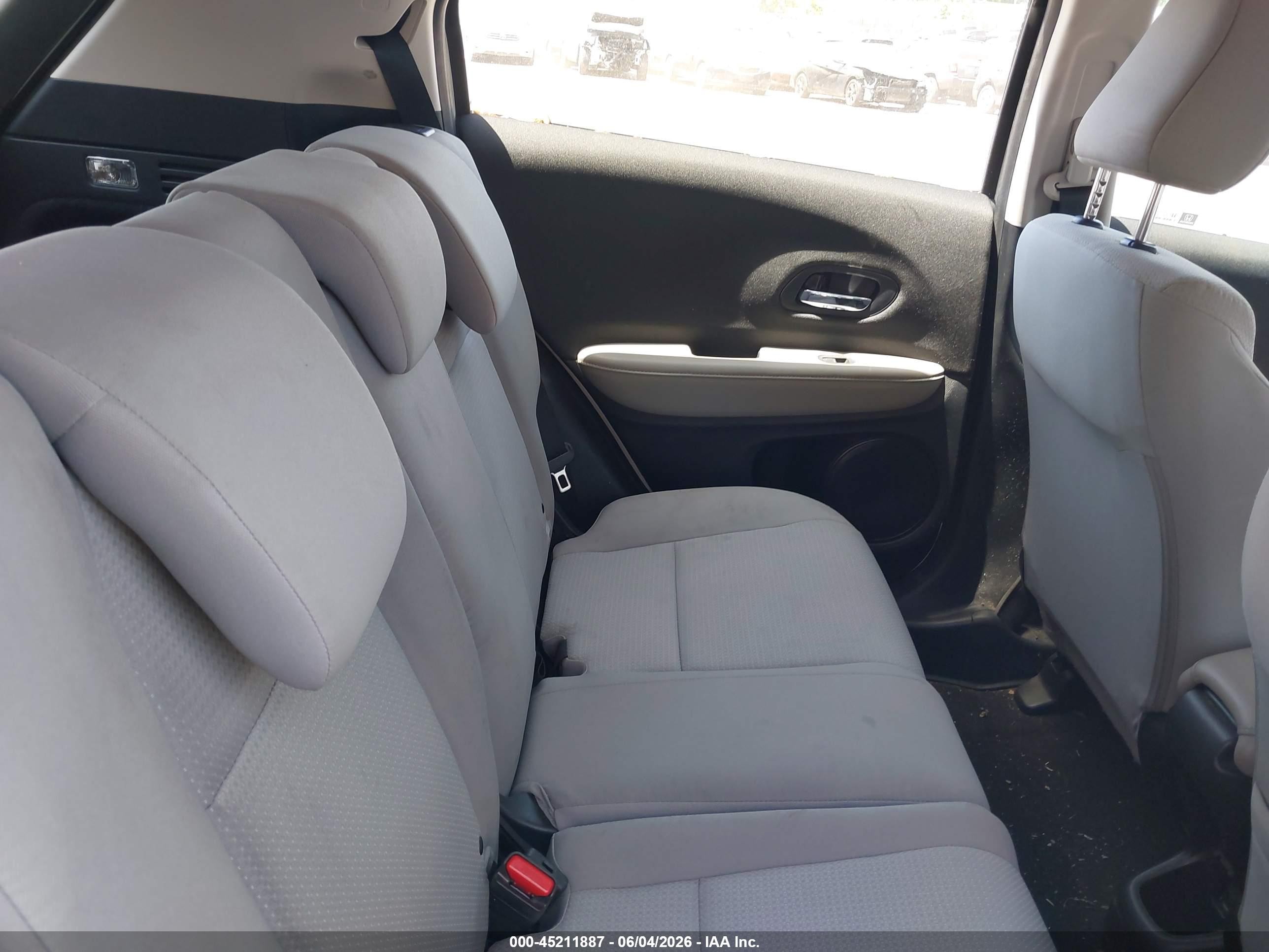 2021 Honda Hr-v Awd Lx White vin: 3CZRU6H31MM746449
