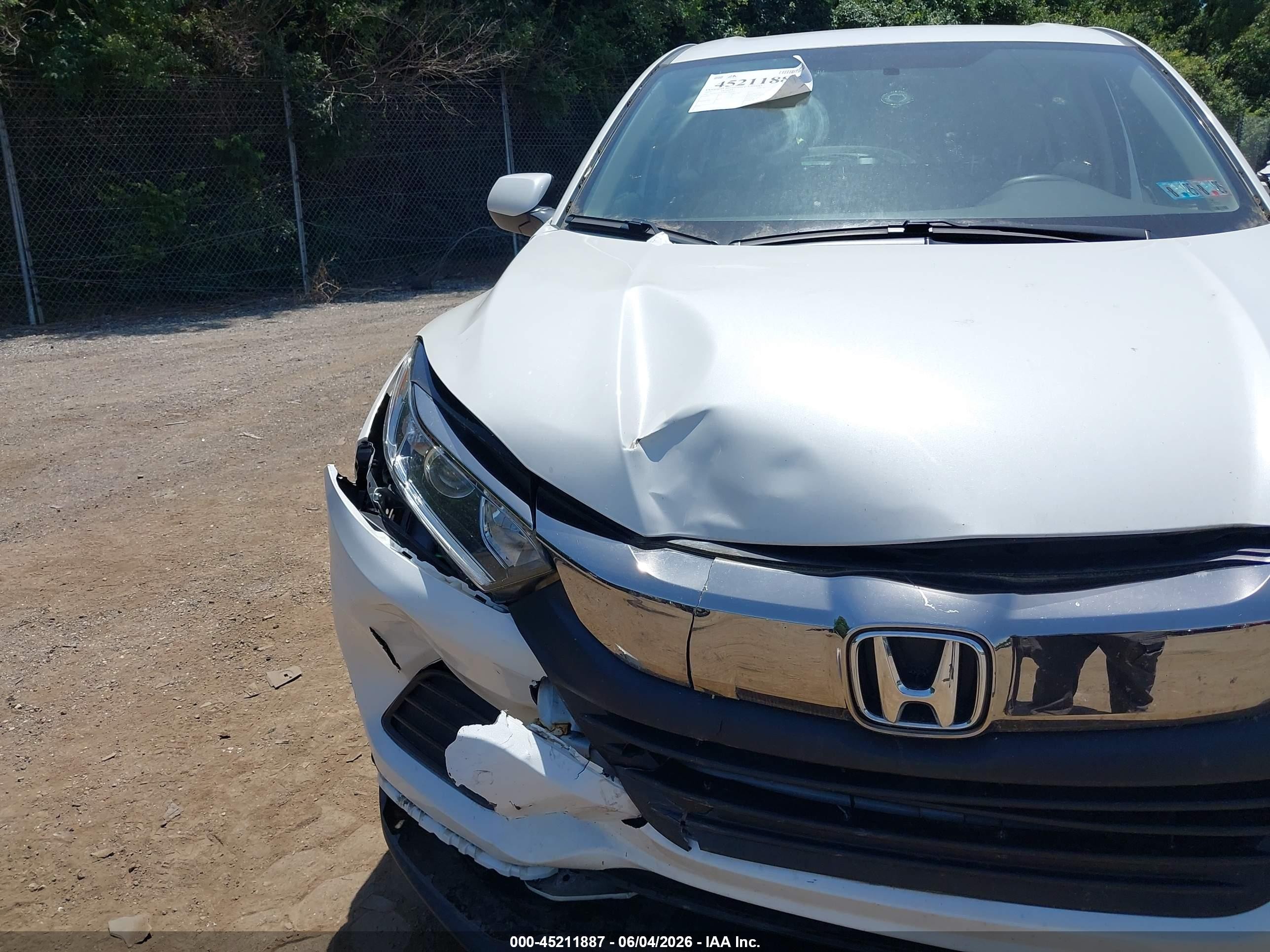 2021 Honda Hr-v Awd Lx White vin: 3CZRU6H31MM746449