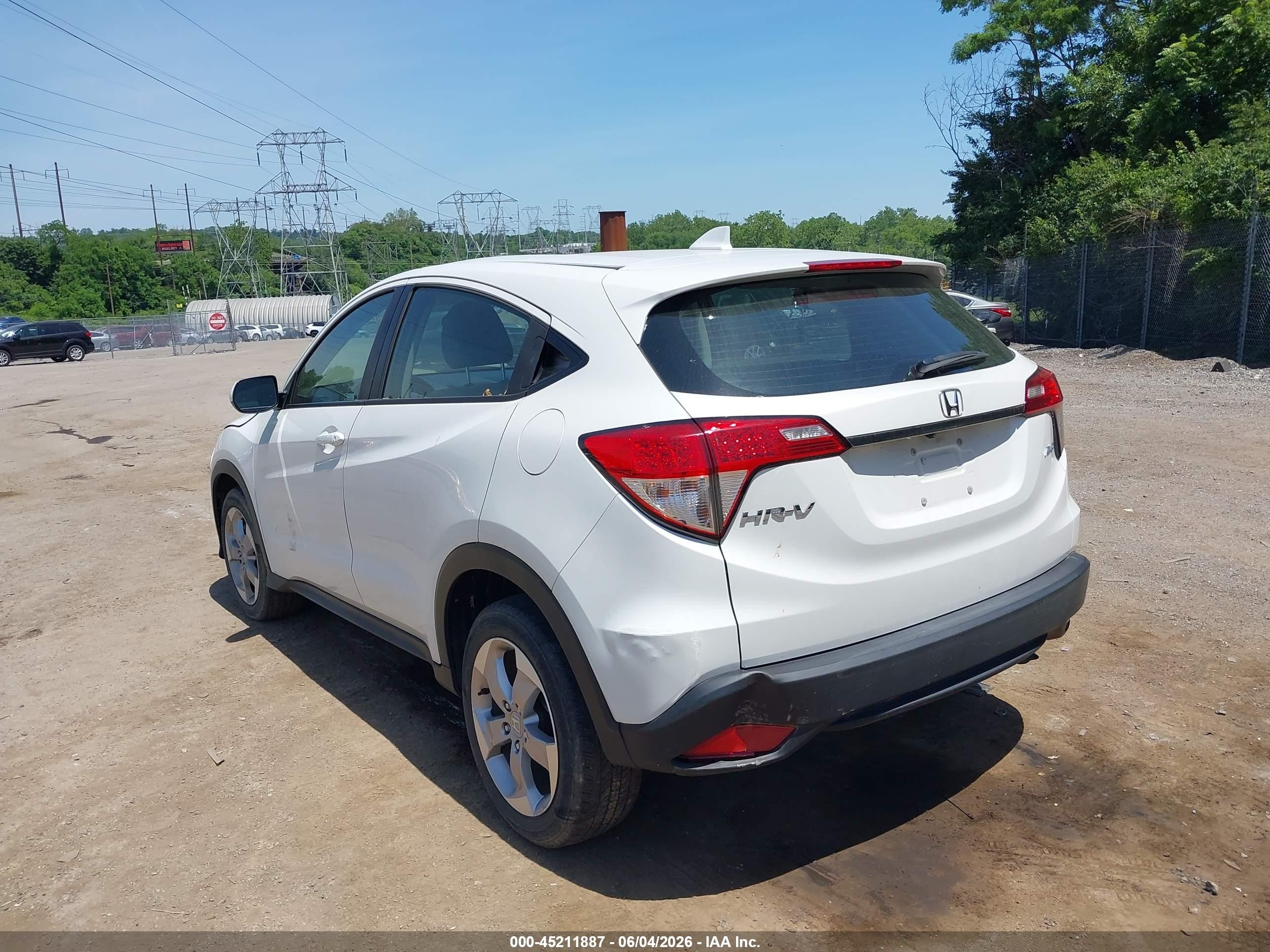 2021 Honda Hr-v Awd Lx White vin: 3CZRU6H31MM746449