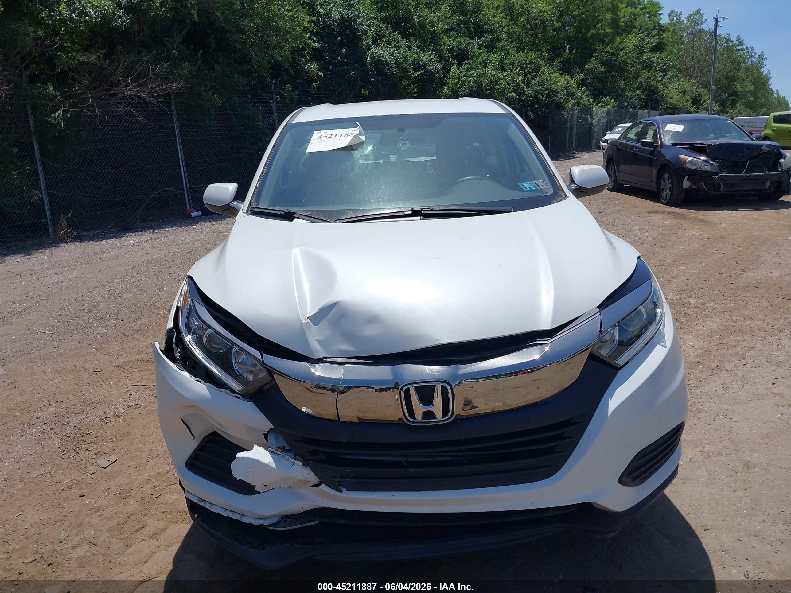 2021 Honda Hr-v Awd Lx White vin: 3CZRU6H31MM746449
