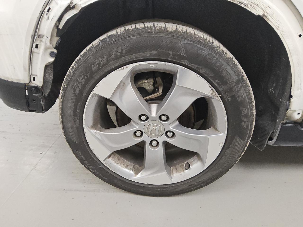 2018 Honda Hr-v Lx White vin: 3CZRU6H32JM717330 Damage: Right Rear Wheel, Curb Rash, > 12 Inches