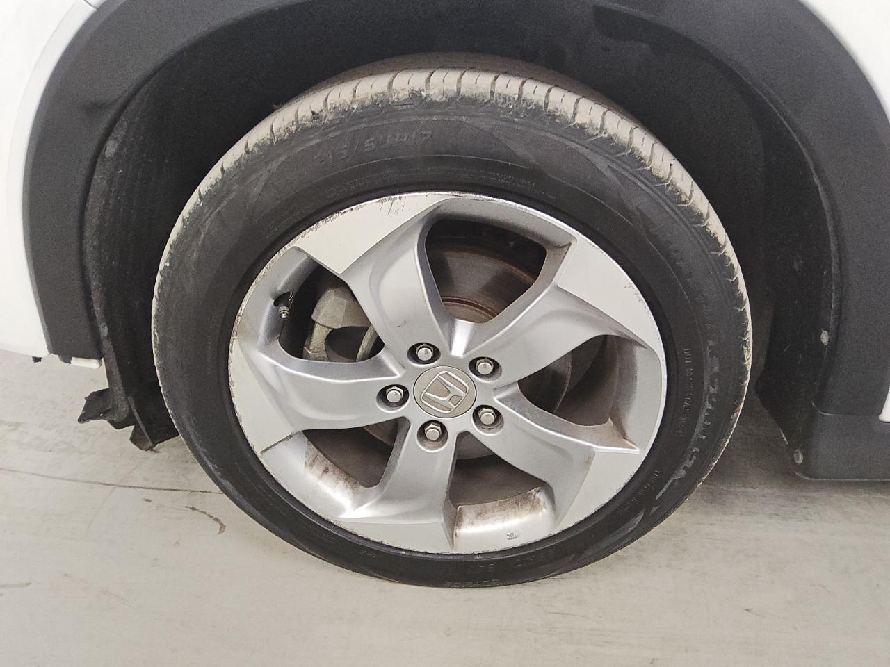 2018 Honda Hr-v Lx White vin: 3CZRU6H32JM717330 Damage: Left Front Wheel, Curb Rash, > 12 Inches