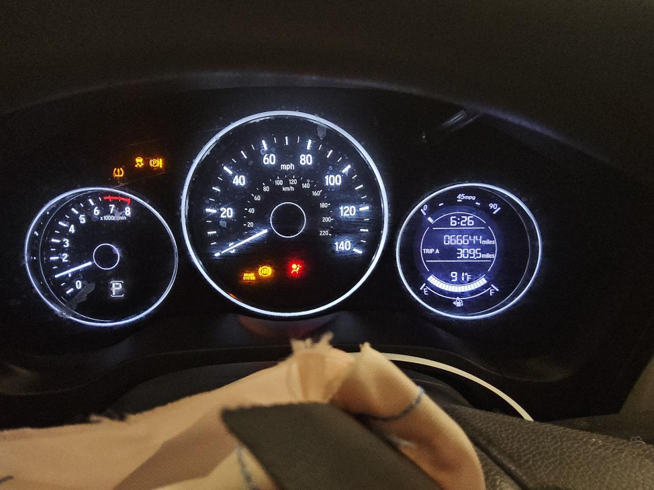 2018 Honda Hr-v Lx White vin: 3CZRU6H32JM717330 Damage: Warning Light - Abs, On, Unacceptable