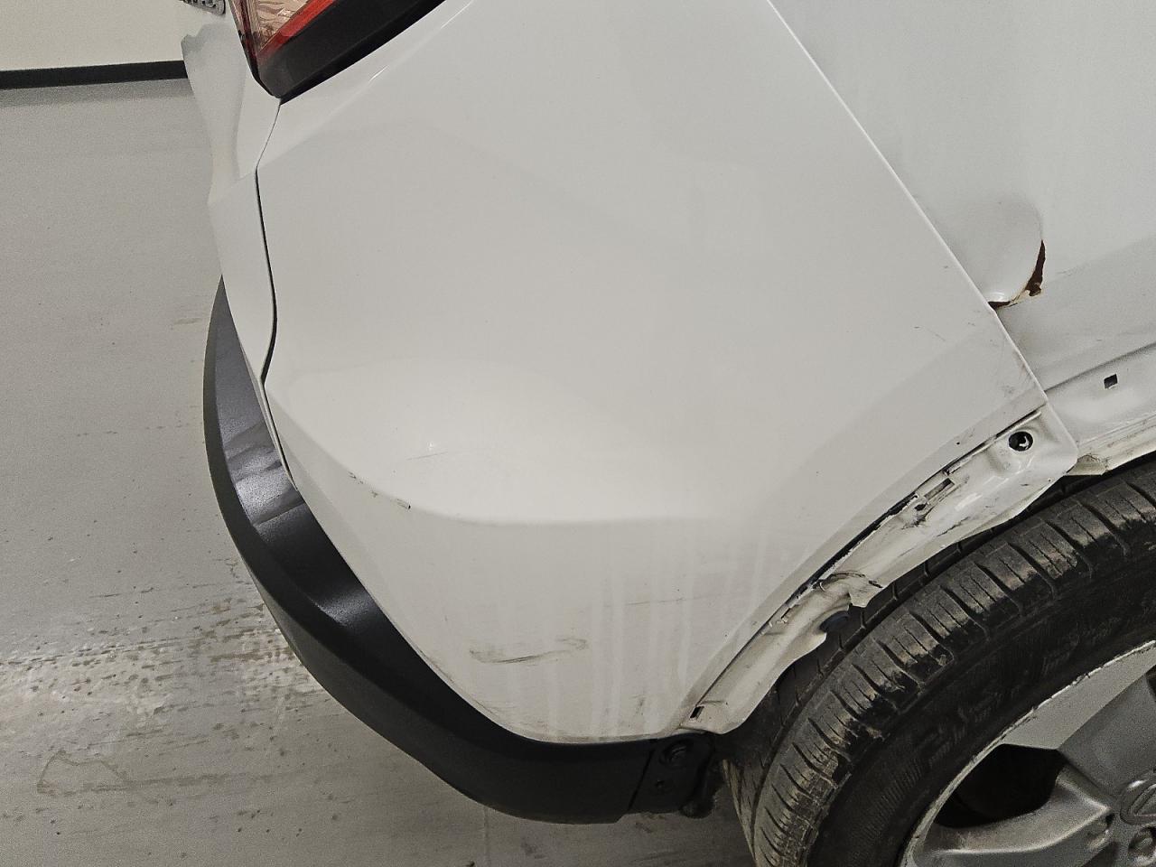 2018 Honda Hr-v Lx White vin: 3CZRU6H32JM717330 Damage: Rear Bumper Right Molding, Broken, Replacement Required