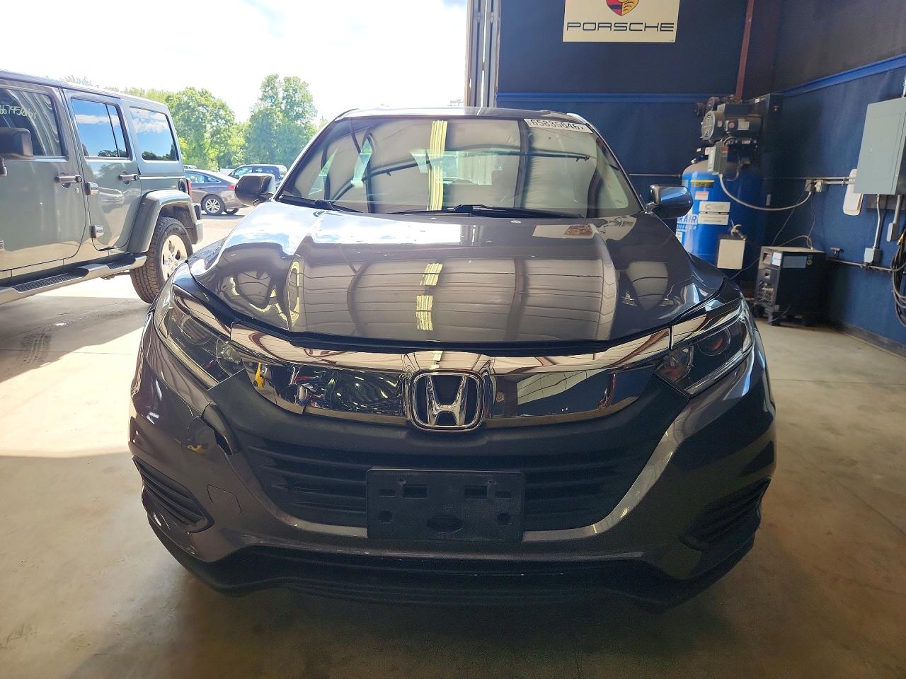 2022 Honda Hr-v Lx Gray vin: 3CZRU6H33NM717892