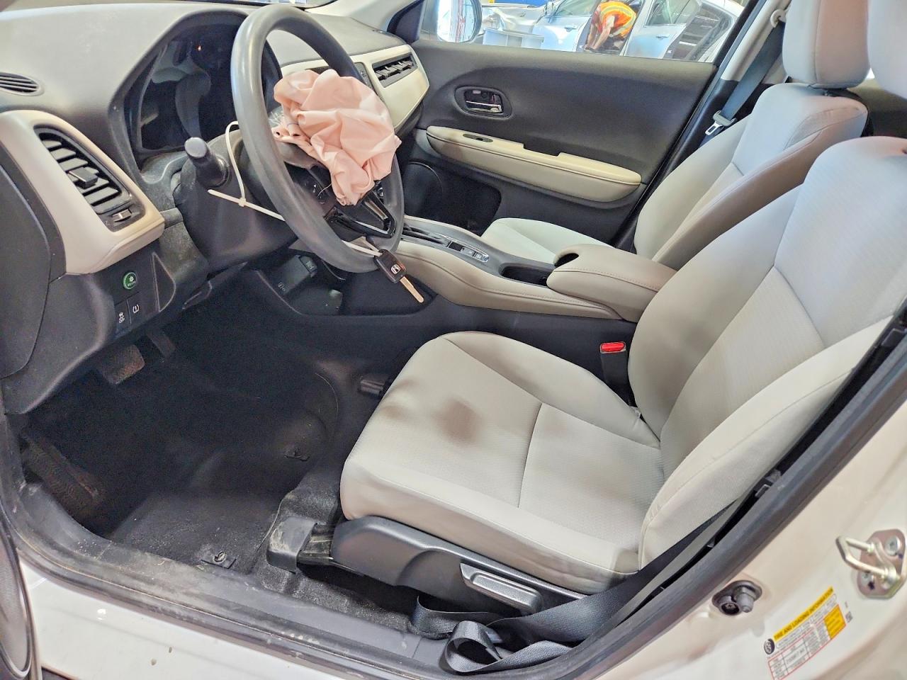 2020 Honda Hr-v Lx White vin: 3CZRU6H35LM701576
