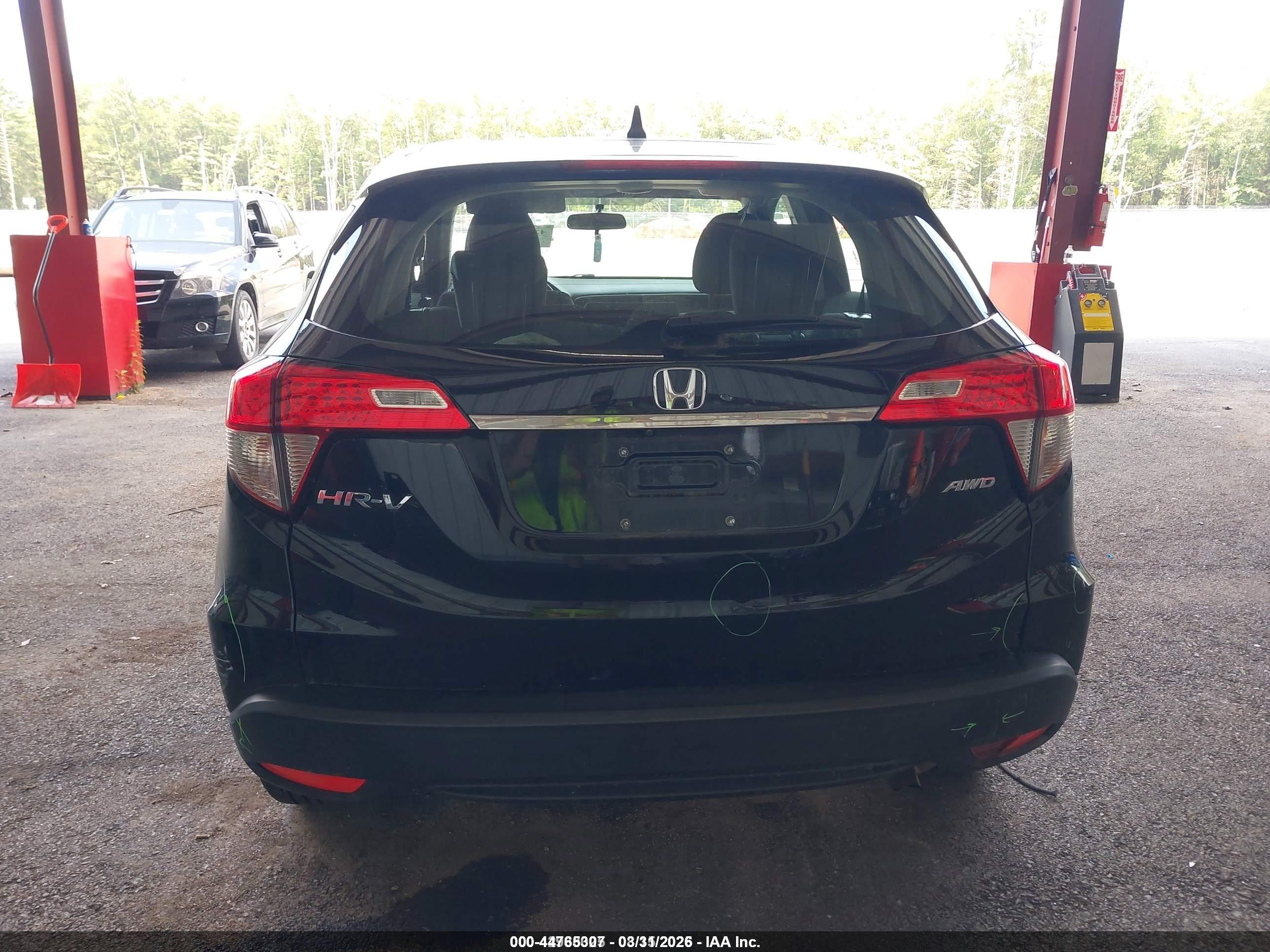 2020 Honda Hr-v Awd Lx Black vin: 3CZRU6H36LM726938