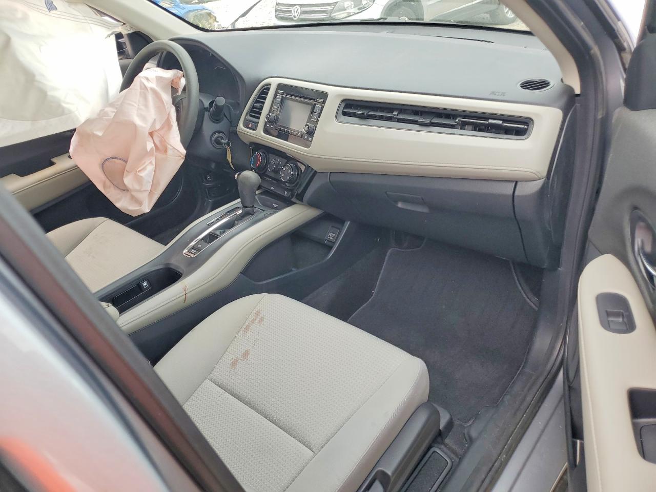 2022 Honda Hr-v Lx Silver vin: 3CZRU6H36NM719393