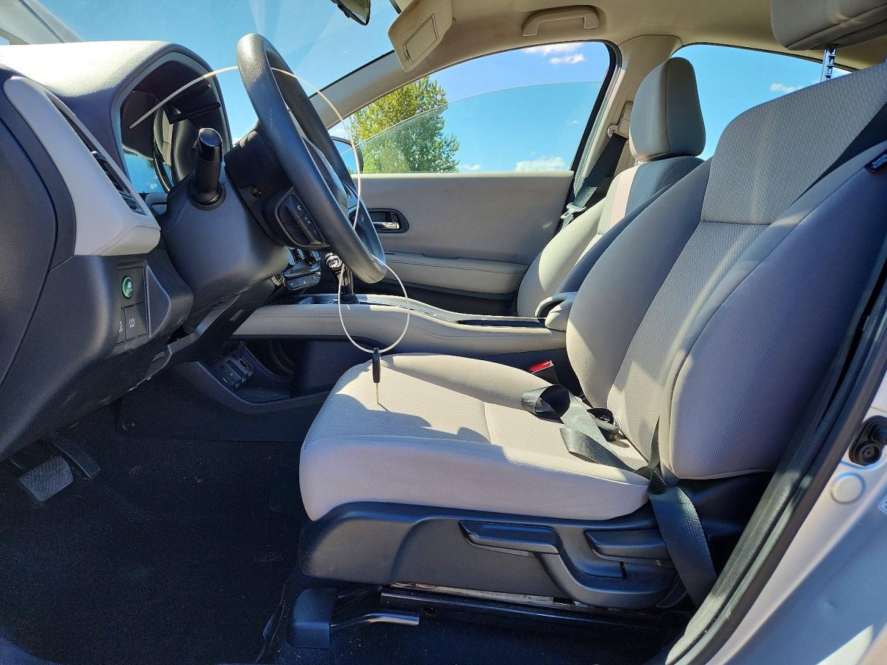 2016 Honda Hr-v Lx Silver vin: 3CZRU6H37GM745228