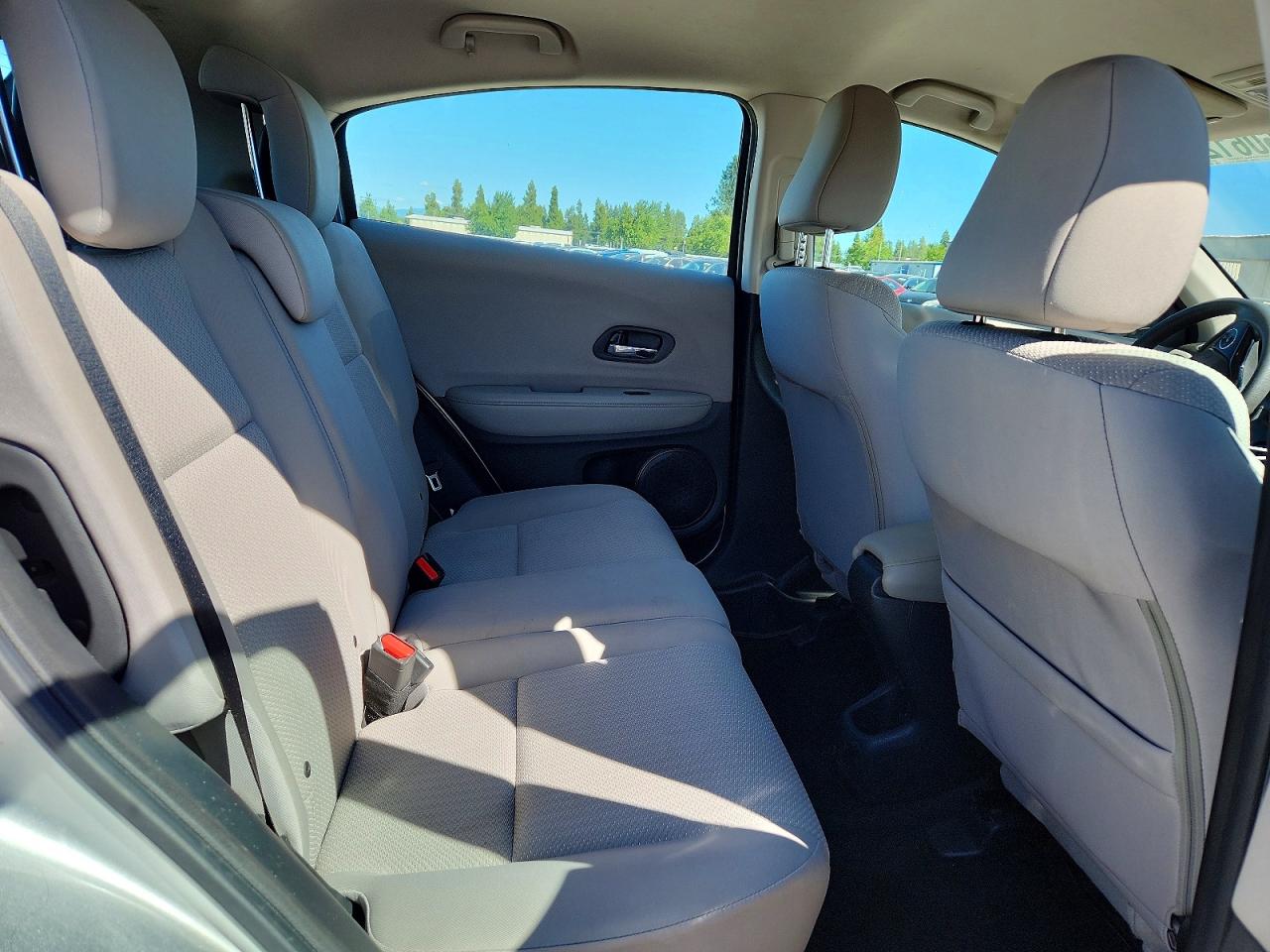 2016 Honda Hr-v Lx Silver vin: 3CZRU6H37GM745228