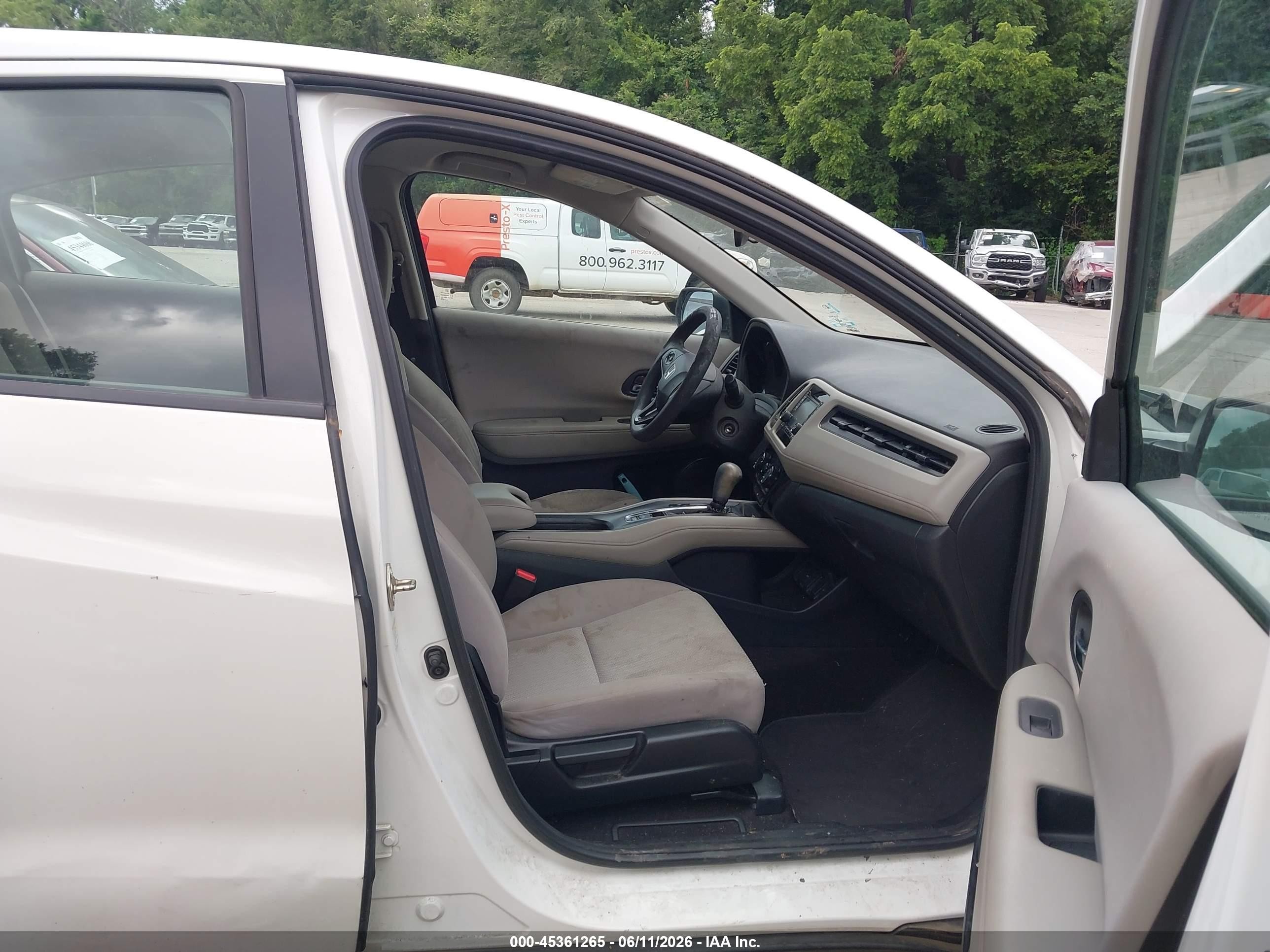 2016 Honda Hr-v Lx White vin: 3CZRU6H3XGM763853