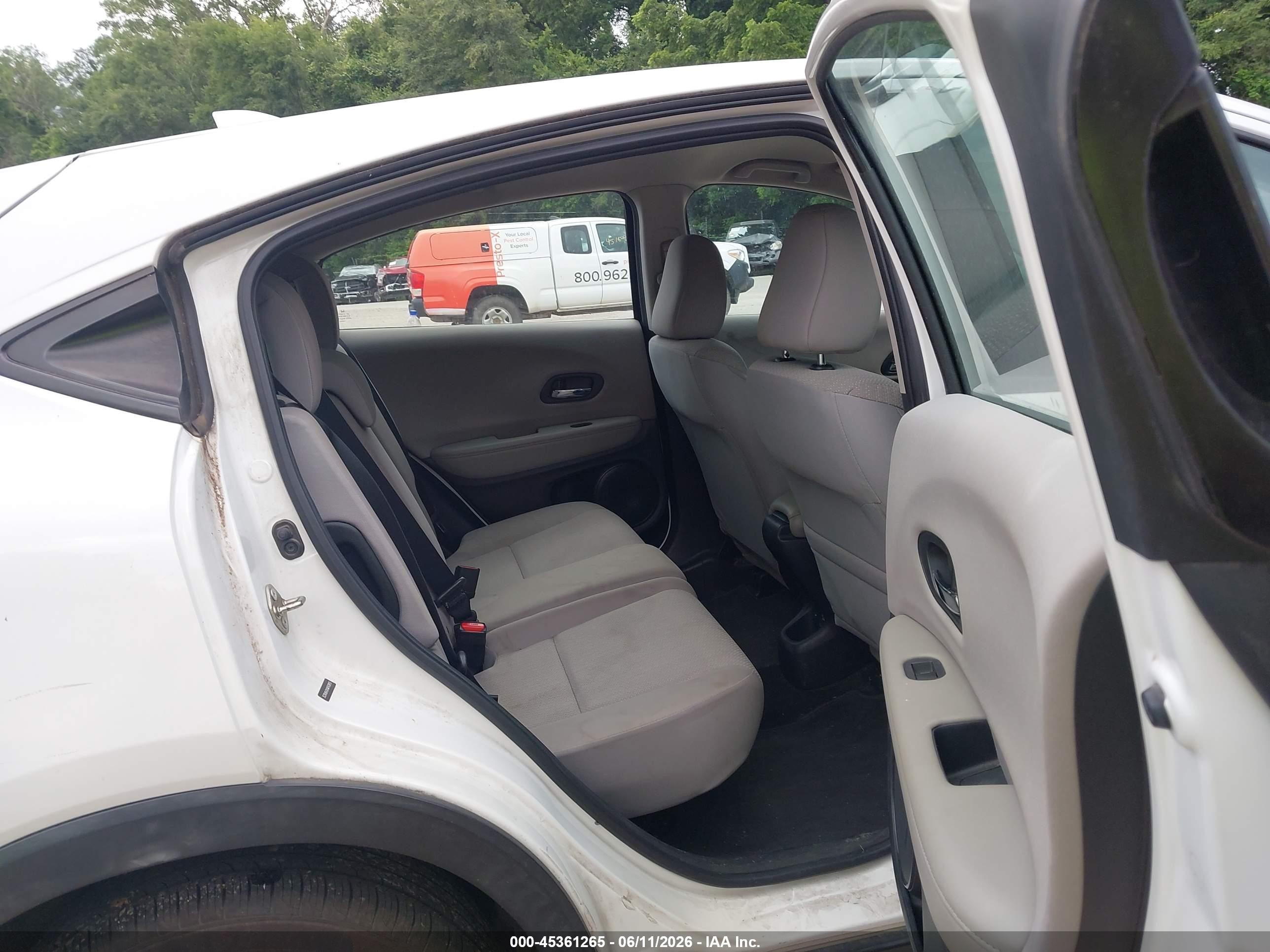 2016 Honda Hr-v Lx White vin: 3CZRU6H3XGM763853