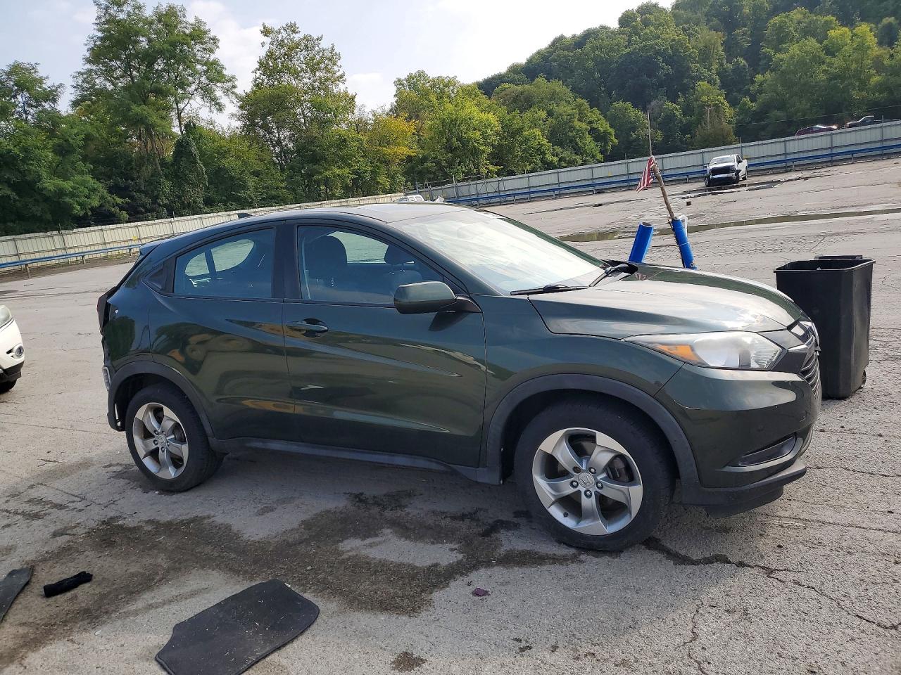 2018 Honda Hr-v Lx Green vin: 3CZRU6H3XJG709166