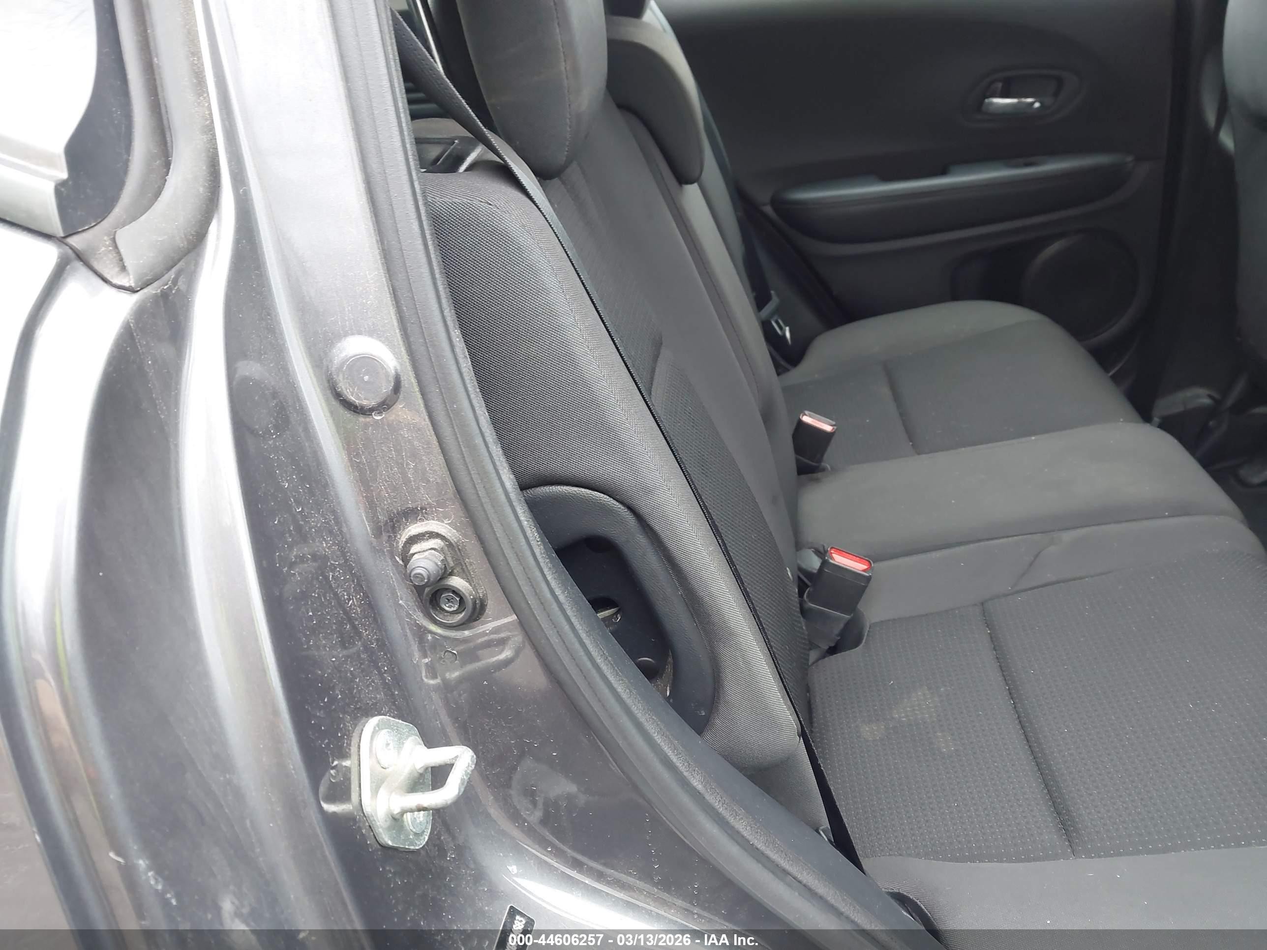 2019 Honda Hr-v Lx Gray vin: 3CZRU6H3XKG734683