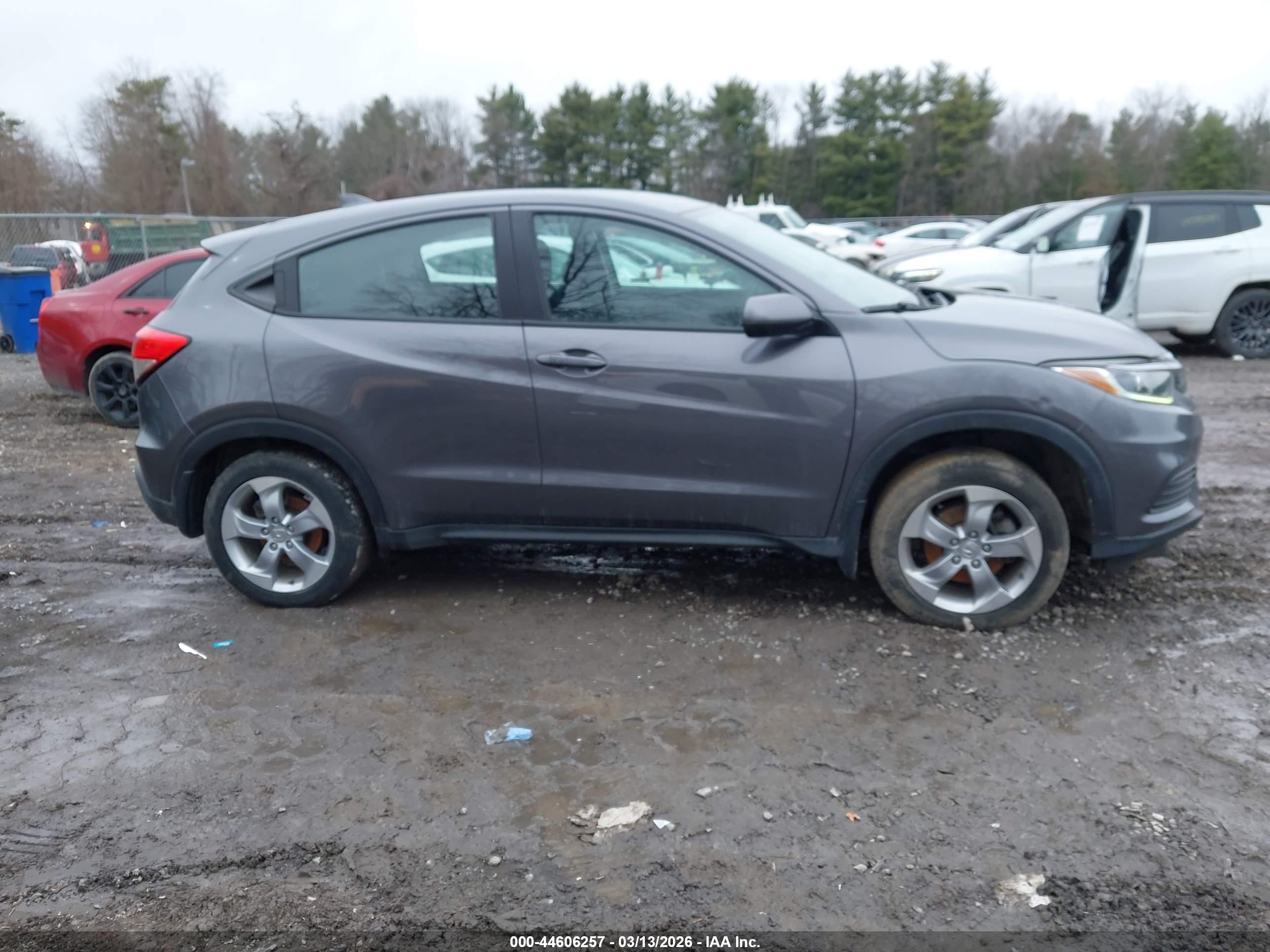 2019 Honda Hr-v Lx Gray vin: 3CZRU6H3XKG734683