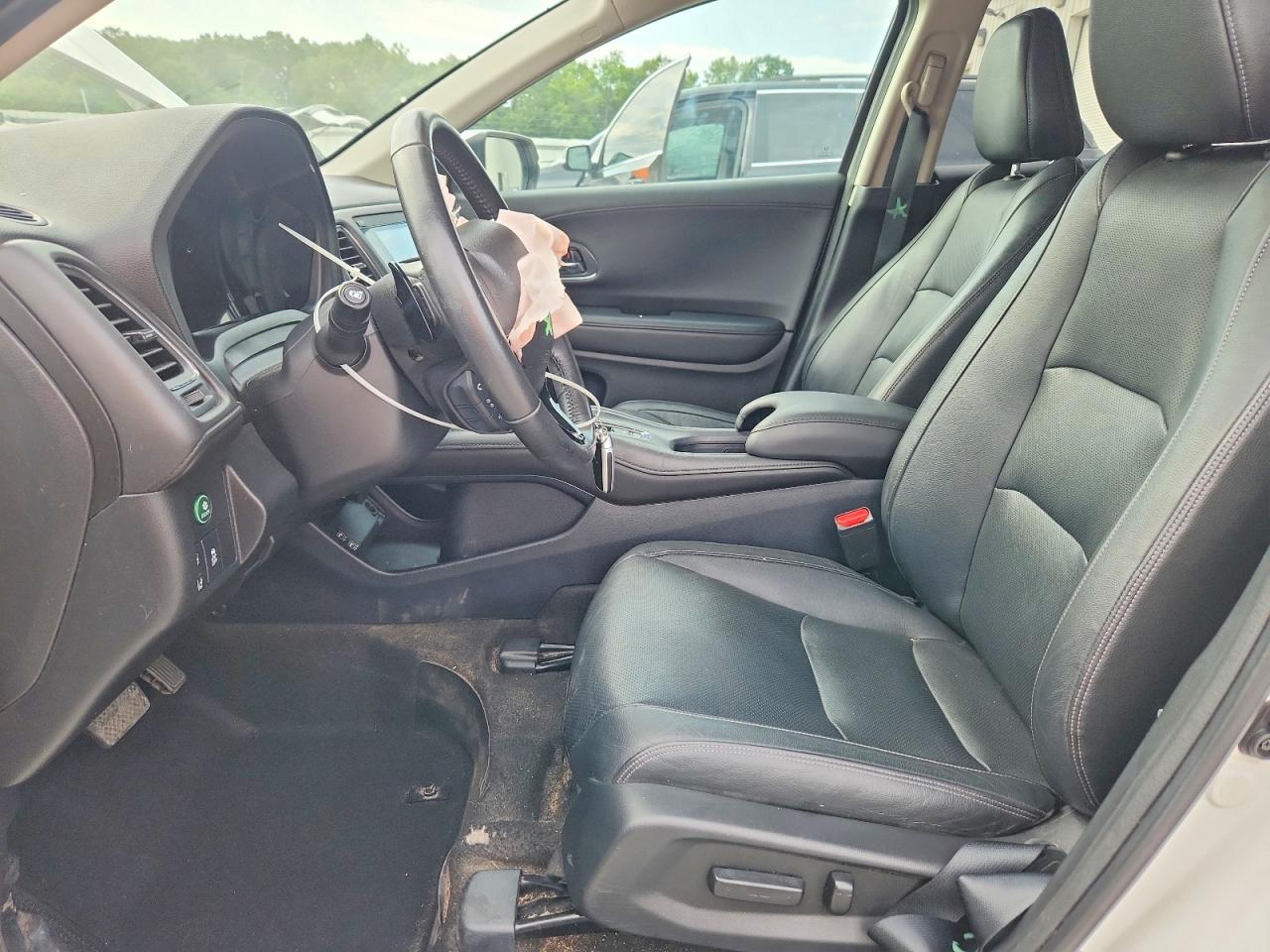 2019 Honda Hr-v Touring White vin: 3CZRU6H99KM712230