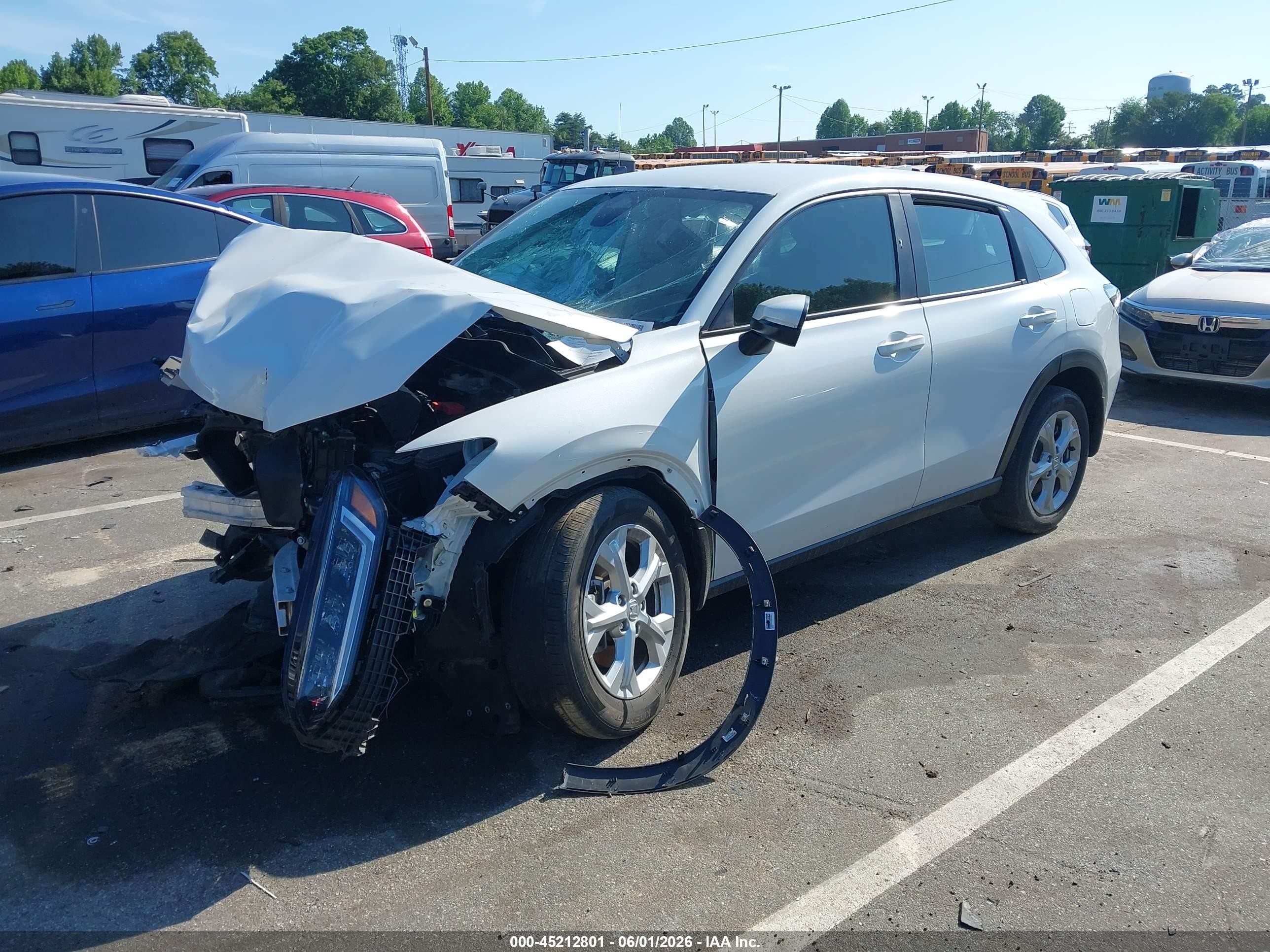 2025 Honda Hr-v 2wd Lx White vin: 3CZRZ1H32SM759289