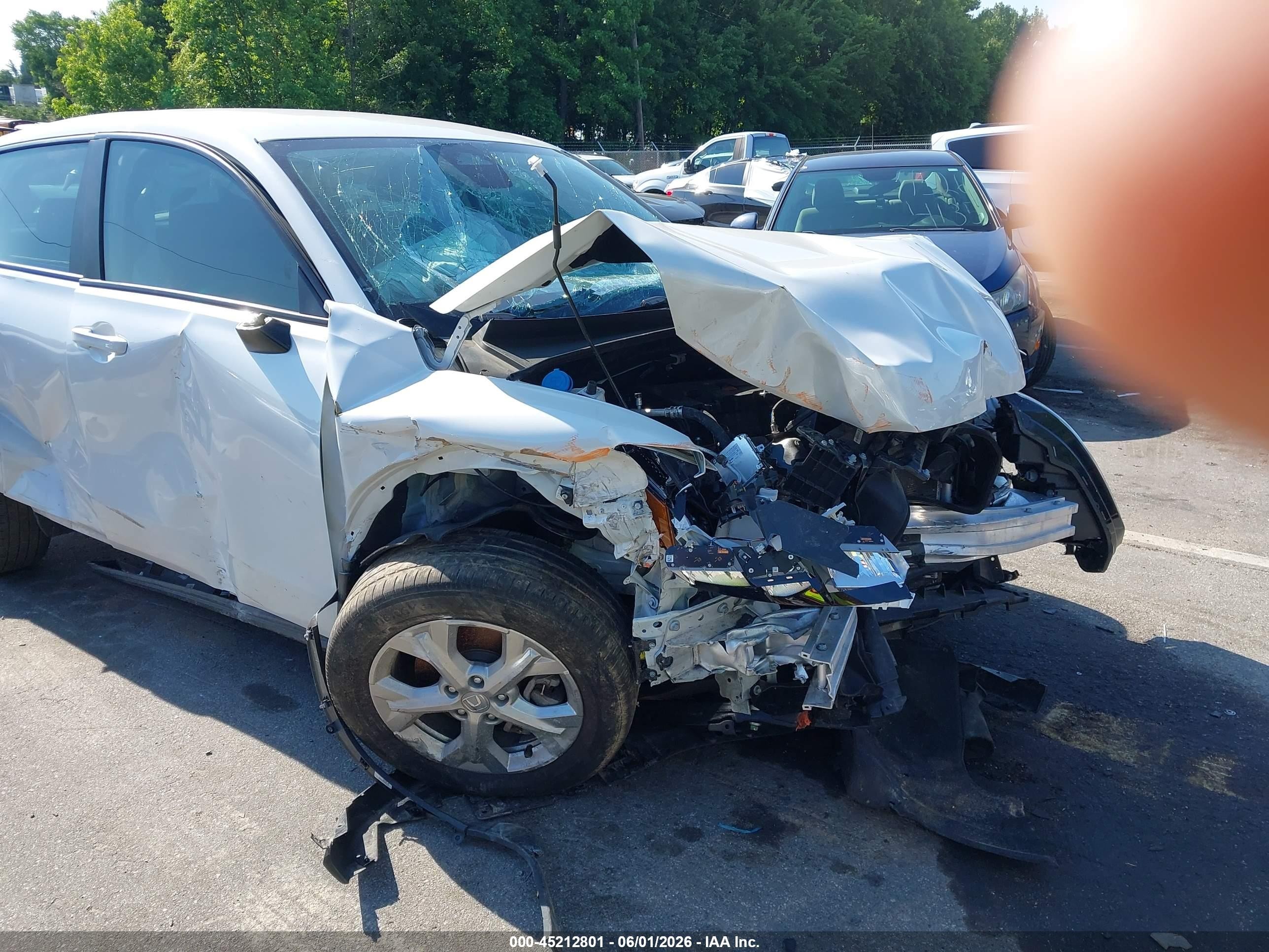 2025 Honda Hr-v 2wd Lx White vin: 3CZRZ1H32SM759289