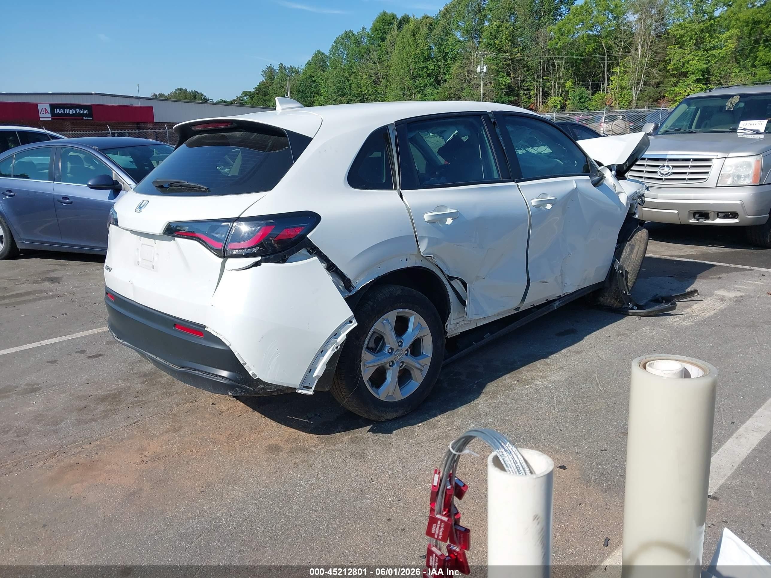2025 Honda Hr-v 2wd Lx White vin: 3CZRZ1H32SM759289