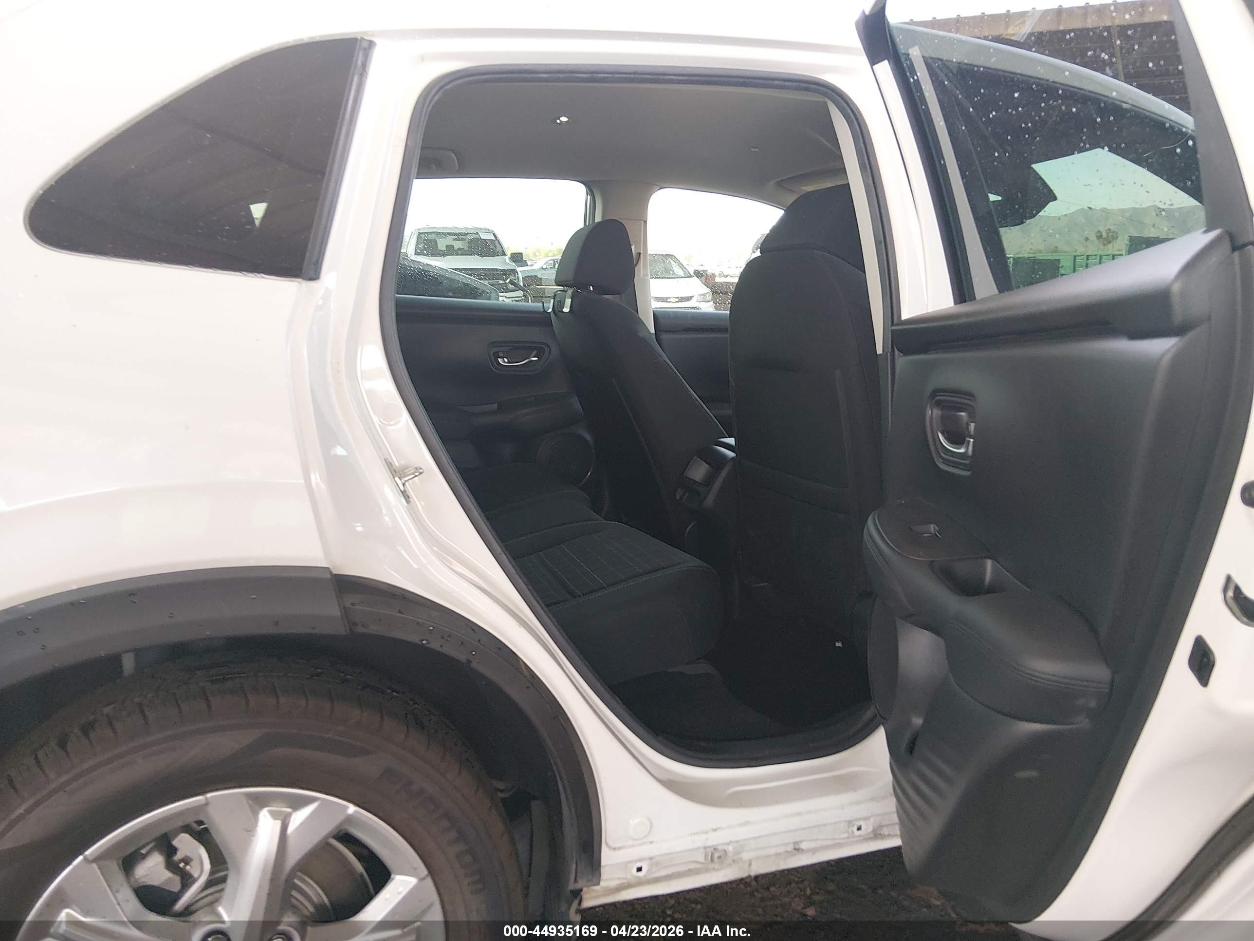 2023 Honda Hr-v 2wd Lx Белый vin: 3CZRZ1H36PM743703