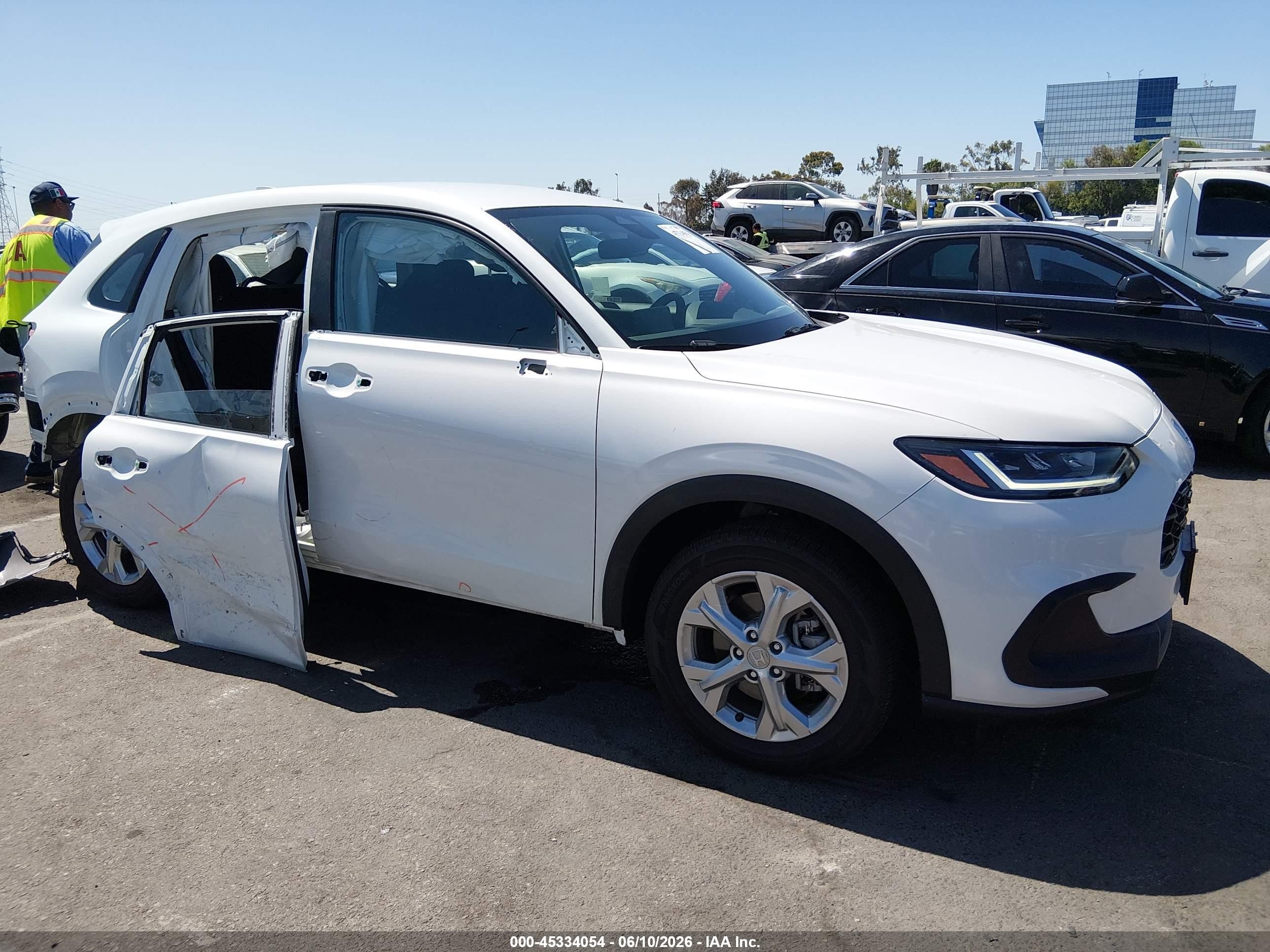 2023 Honda Hr-v 2wd Lx White vin: 3CZRZ1H39PM714681