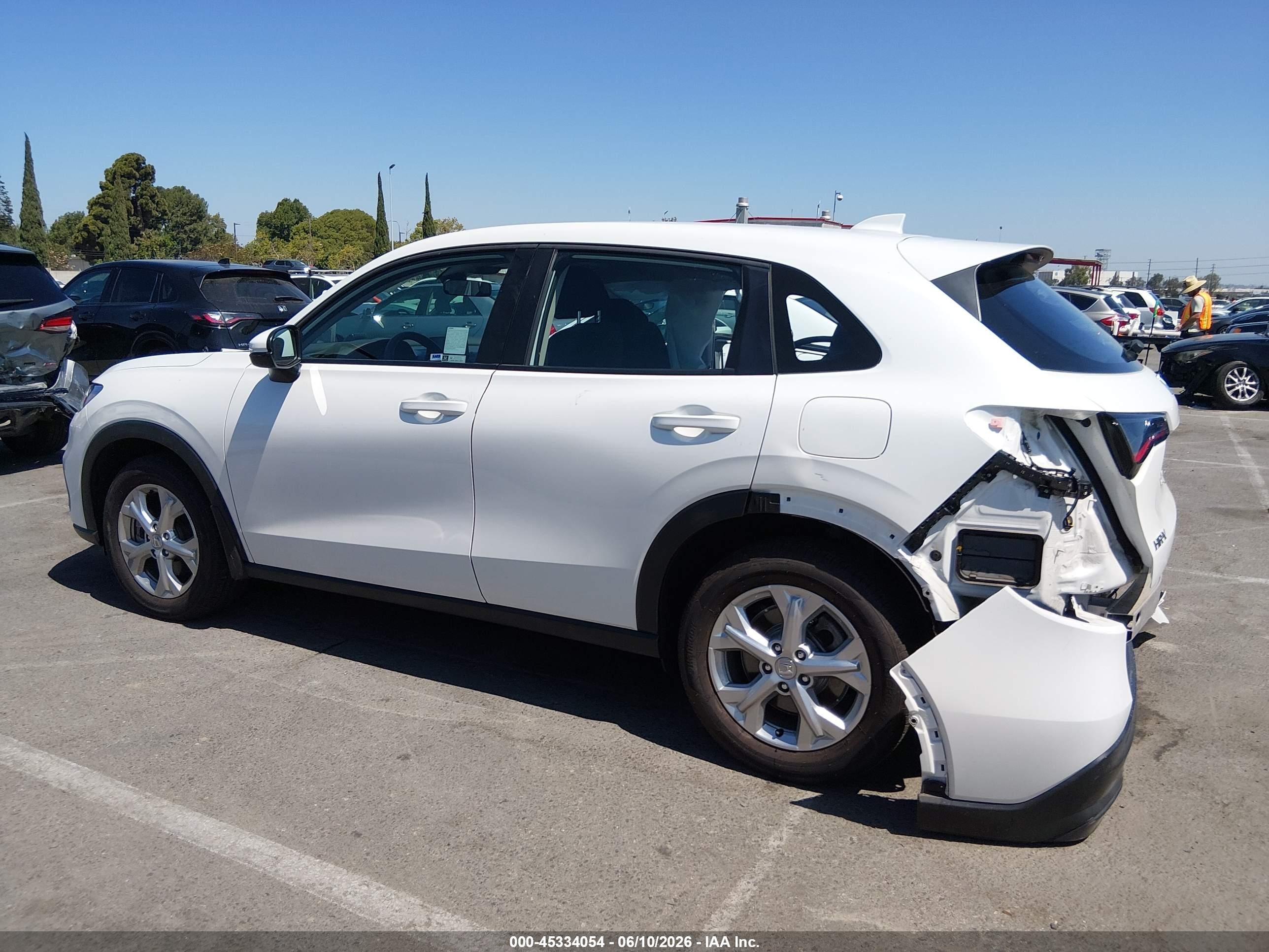 2023 Honda Hr-v 2wd Lx White vin: 3CZRZ1H39PM714681