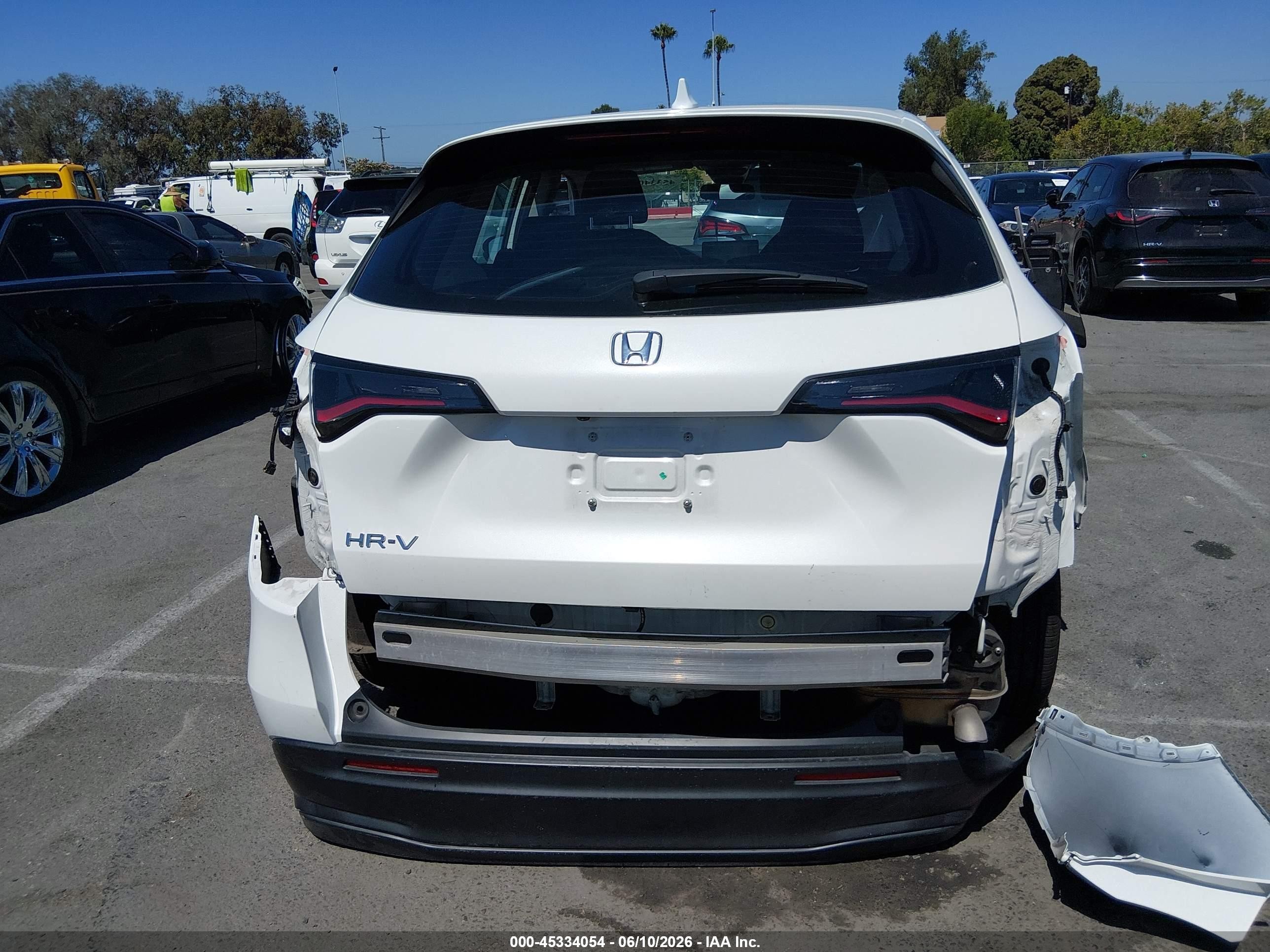 2023 Honda Hr-v 2wd Lx White vin: 3CZRZ1H39PM714681