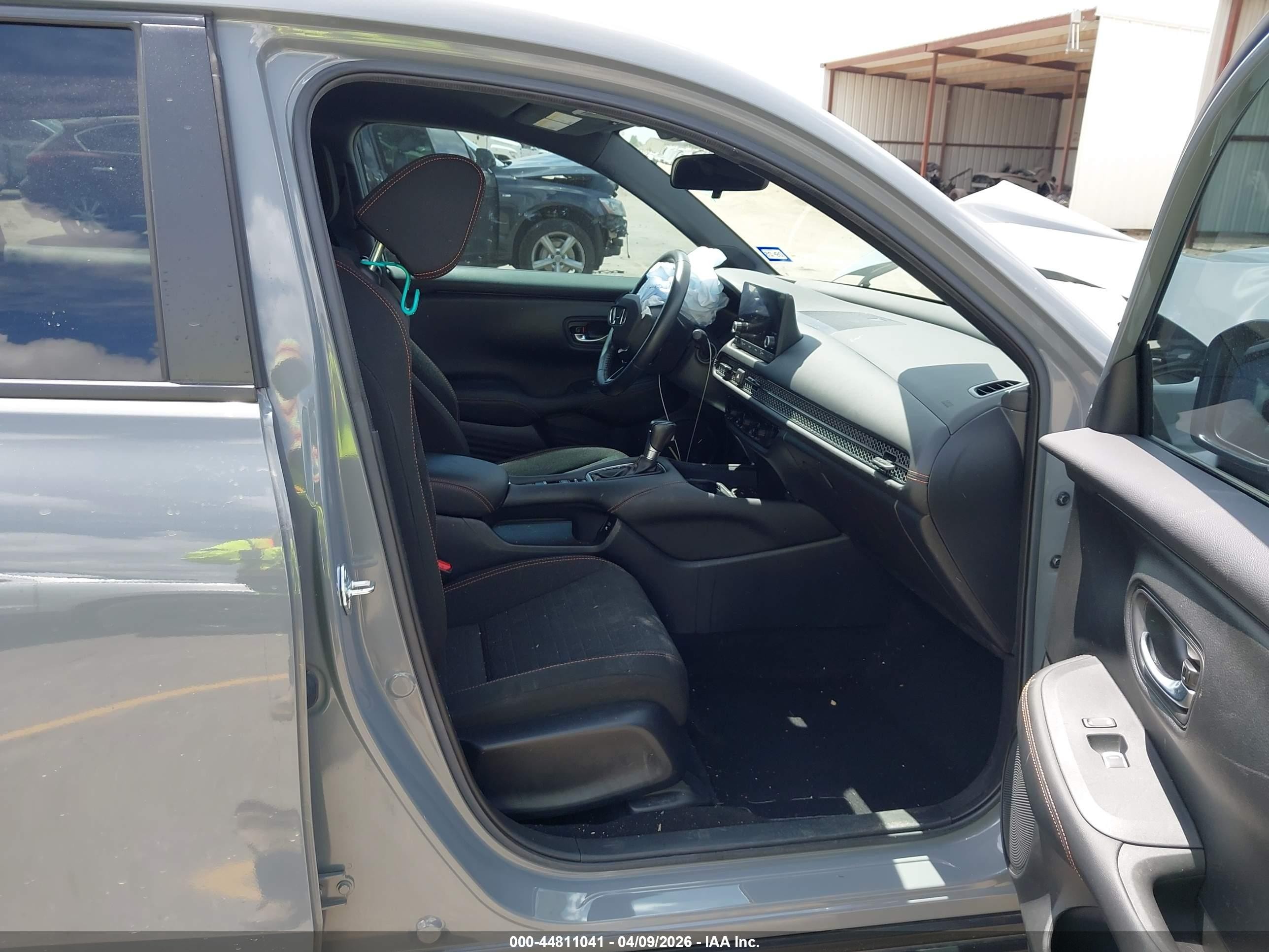 2024 Honda Hr-v 2wd Sport/2wd Sport W/o Bsi Gray vin: 3CZRZ1H56RM708955