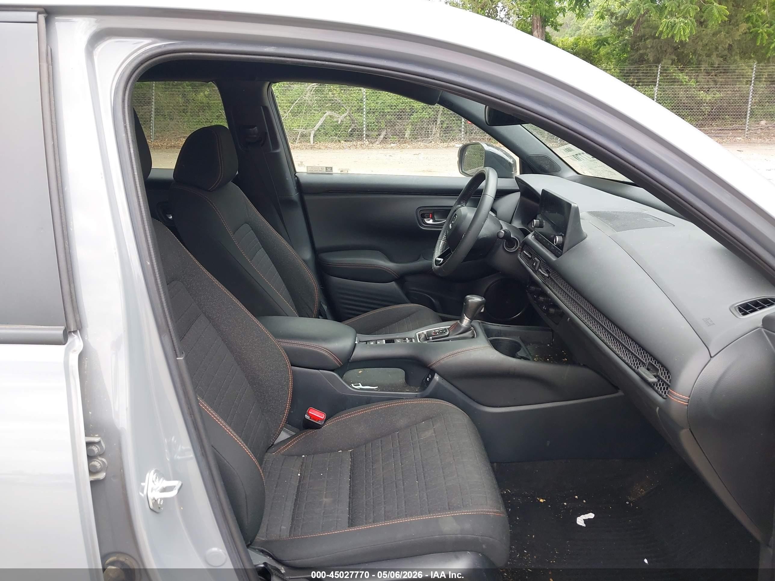 2024 Honda Hr-v 2wd Sport/2wd Sport W/o Bsi Серый vin: 3CZRZ1H58RM700436