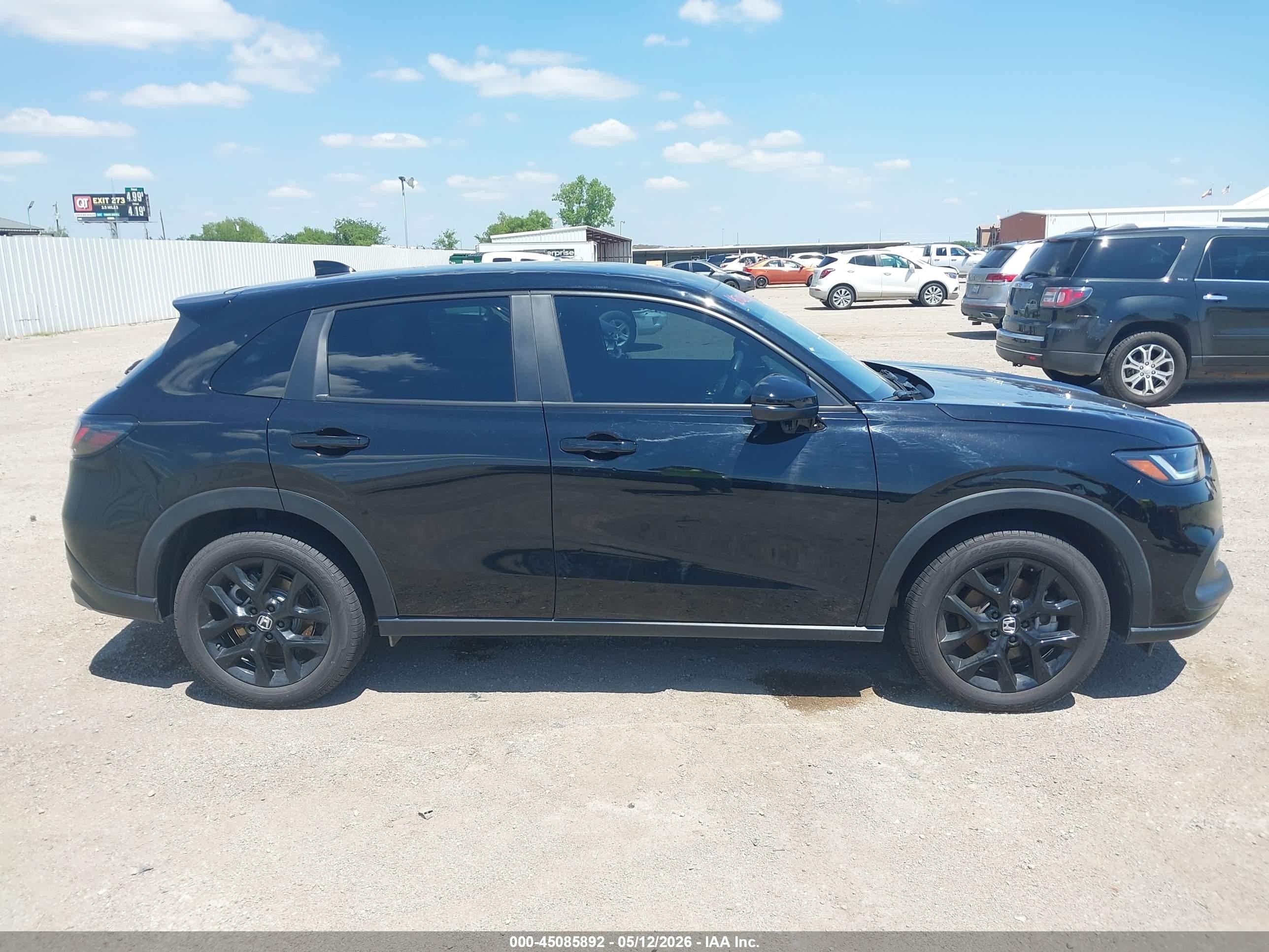 2024 Honda Hr-v 2wd Sport/2wd Sport W/o Bsi Black vin: 3CZRZ1H5XRM702138