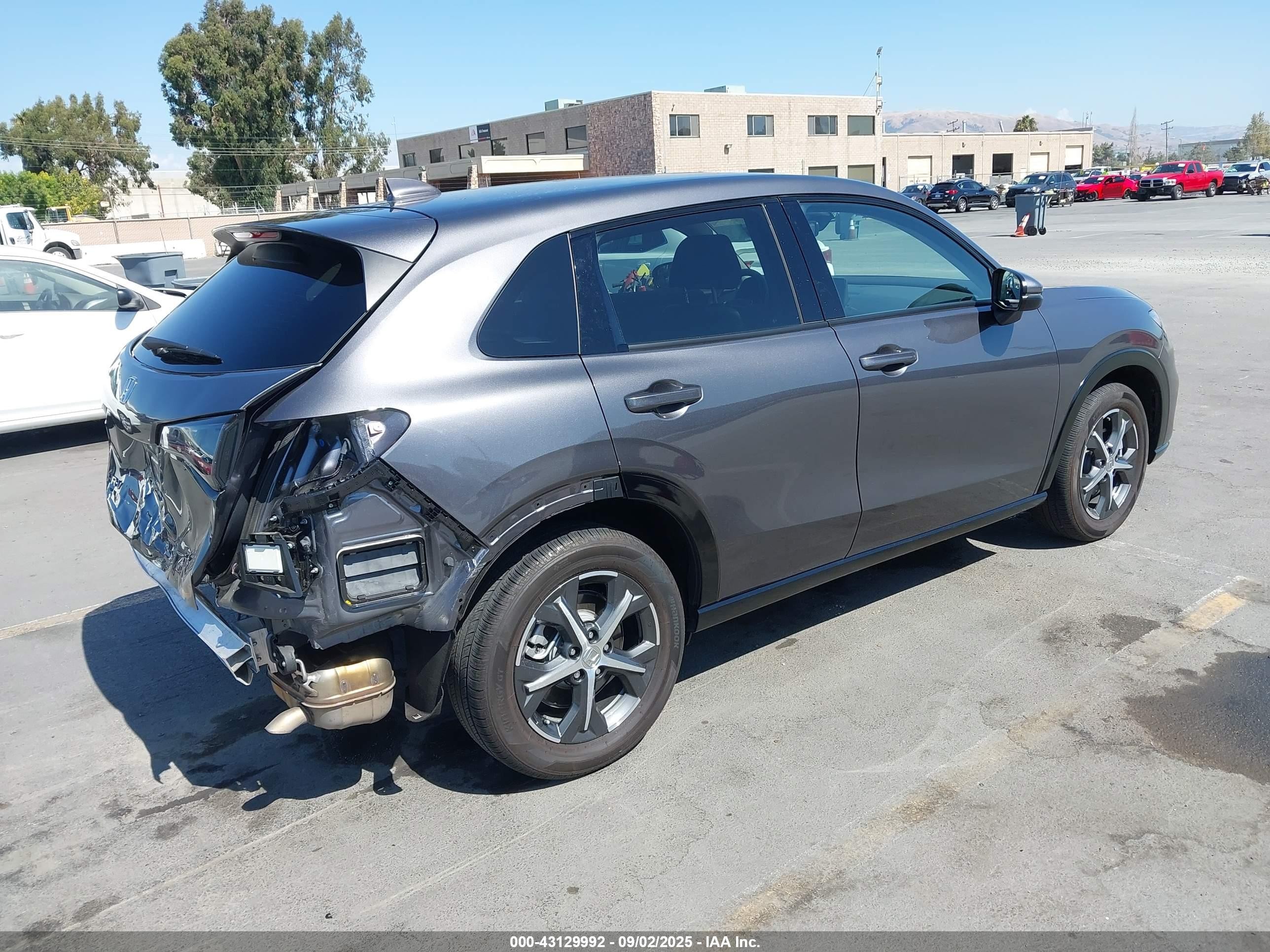 2024 Honda Hr-v 2wd Ex-l/2wd Ex-l W/o Bsi Gray vin: 3CZRZ1H78RM718453