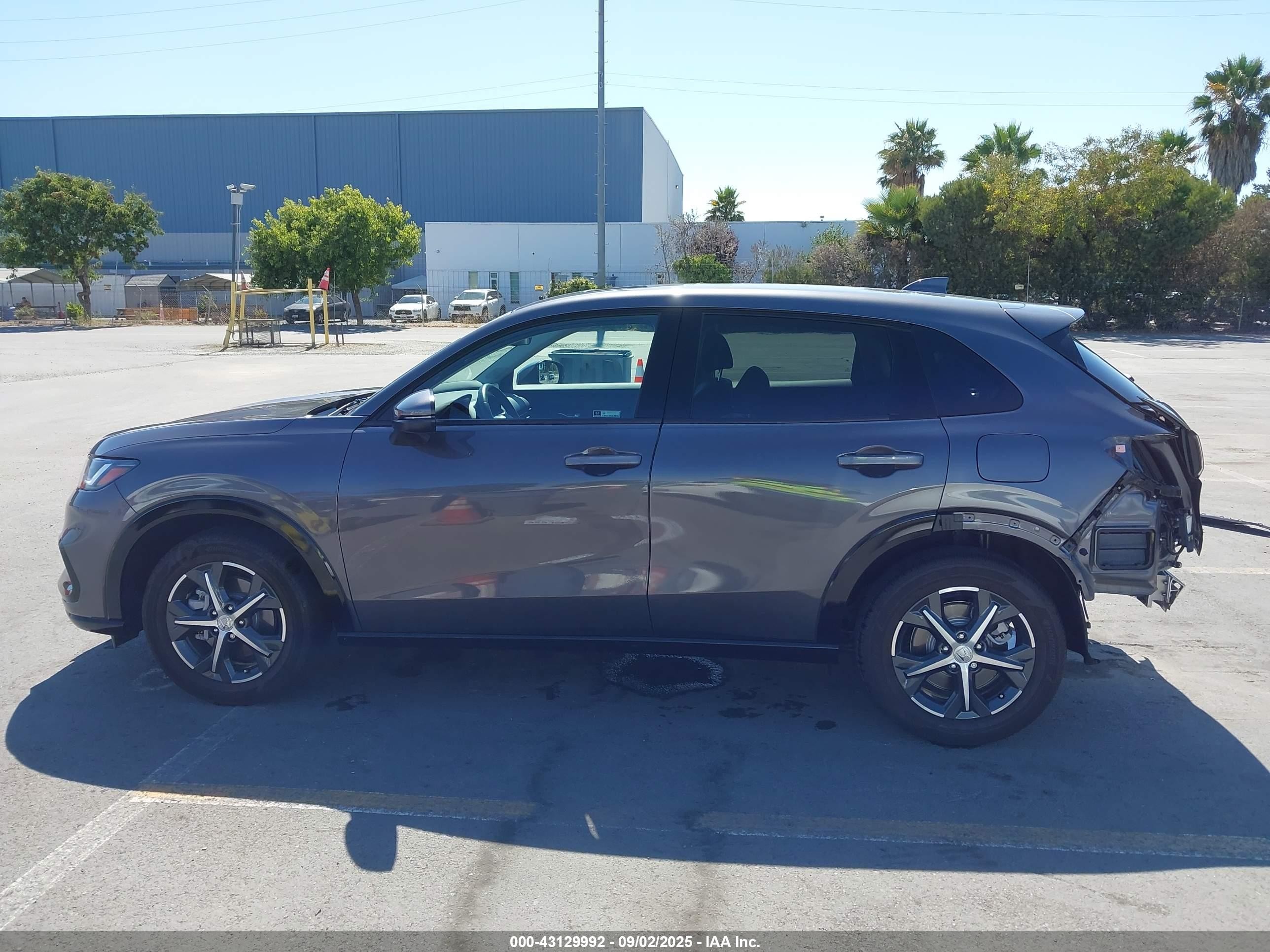 2024 Honda Hr-v 2wd Ex-l/2wd Ex-l W/o Bsi Gray vin: 3CZRZ1H78RM718453