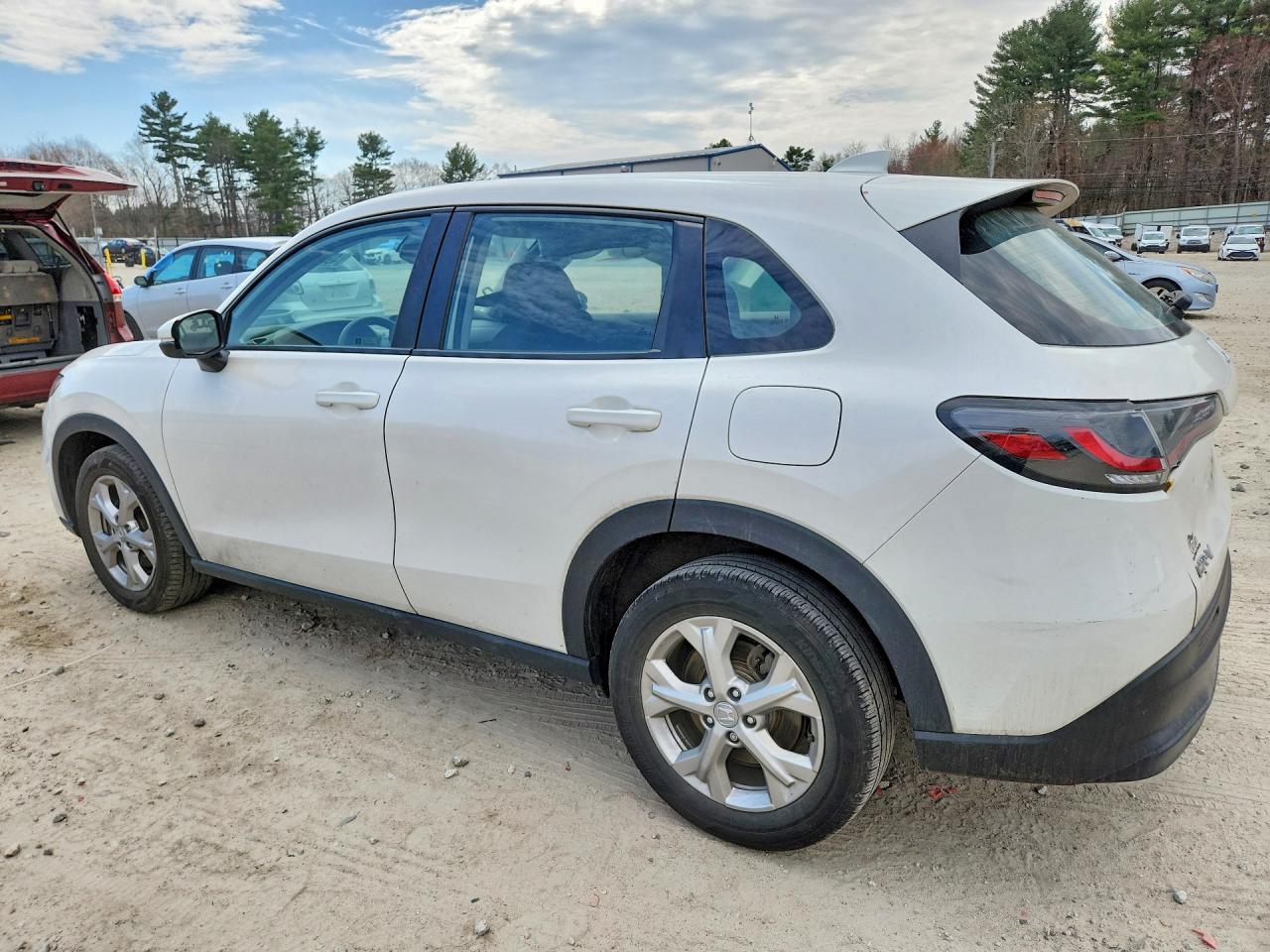 2025 Honda Hr-v Lx White vin: 3CZRZ2H38SM761733
